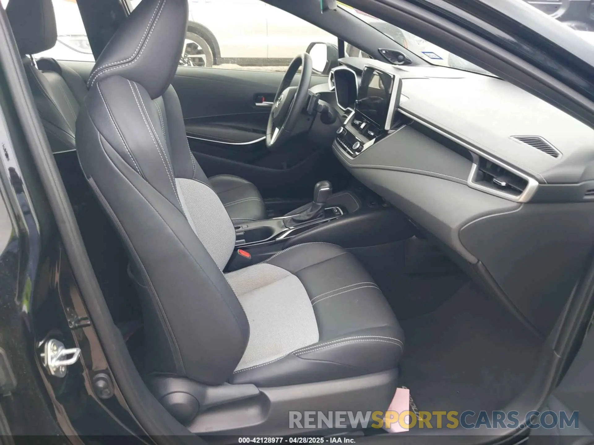 5 fotografías del automóvil dañado JTNC4MBE4R3229869 TOYOTA COROLLA 2024
