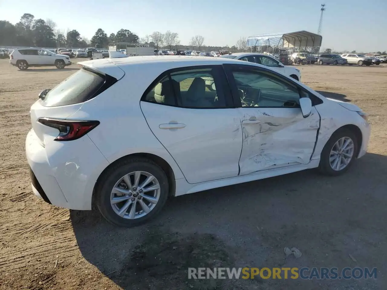 3 fotografías del automóvil dañado JTND4MBE5R3219047 TOYOTA COROLLA 2024