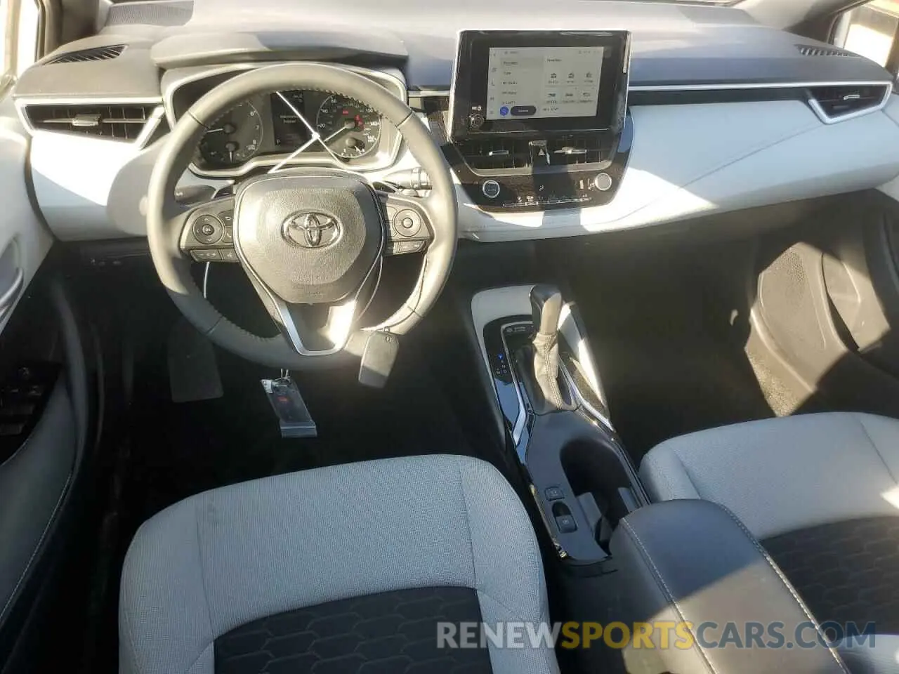 8 fotografías del automóvil dañado JTND4MBE5R3219047 TOYOTA COROLLA 2024