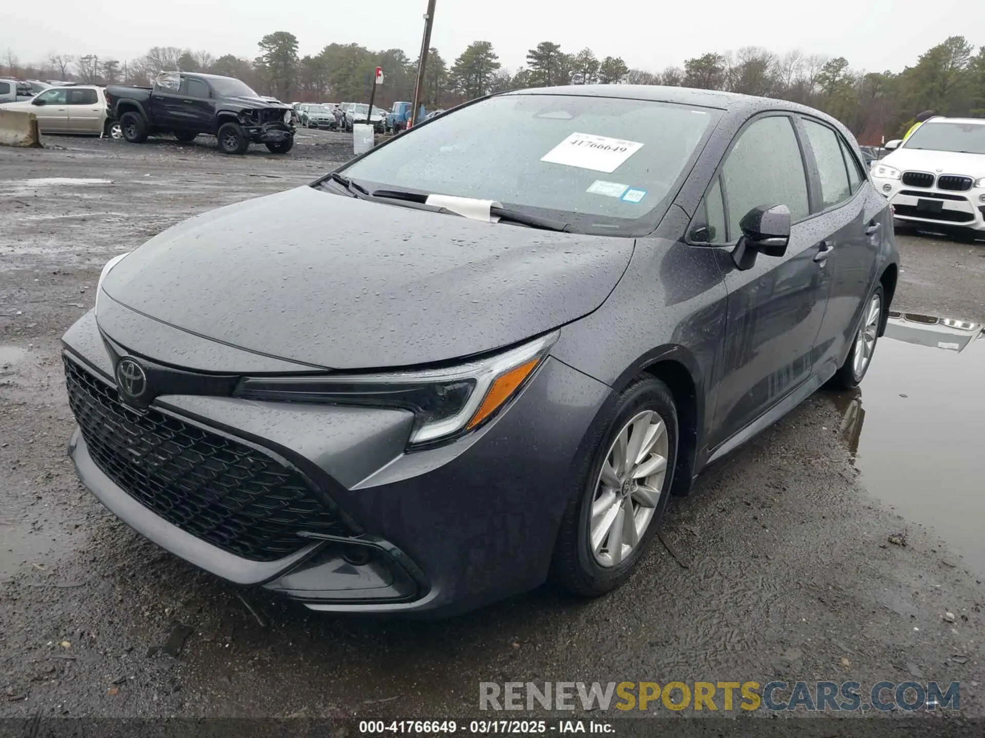 2 fotografías del automóvil dañado JTND4MBE5R3222322 TOYOTA COROLLA 2024