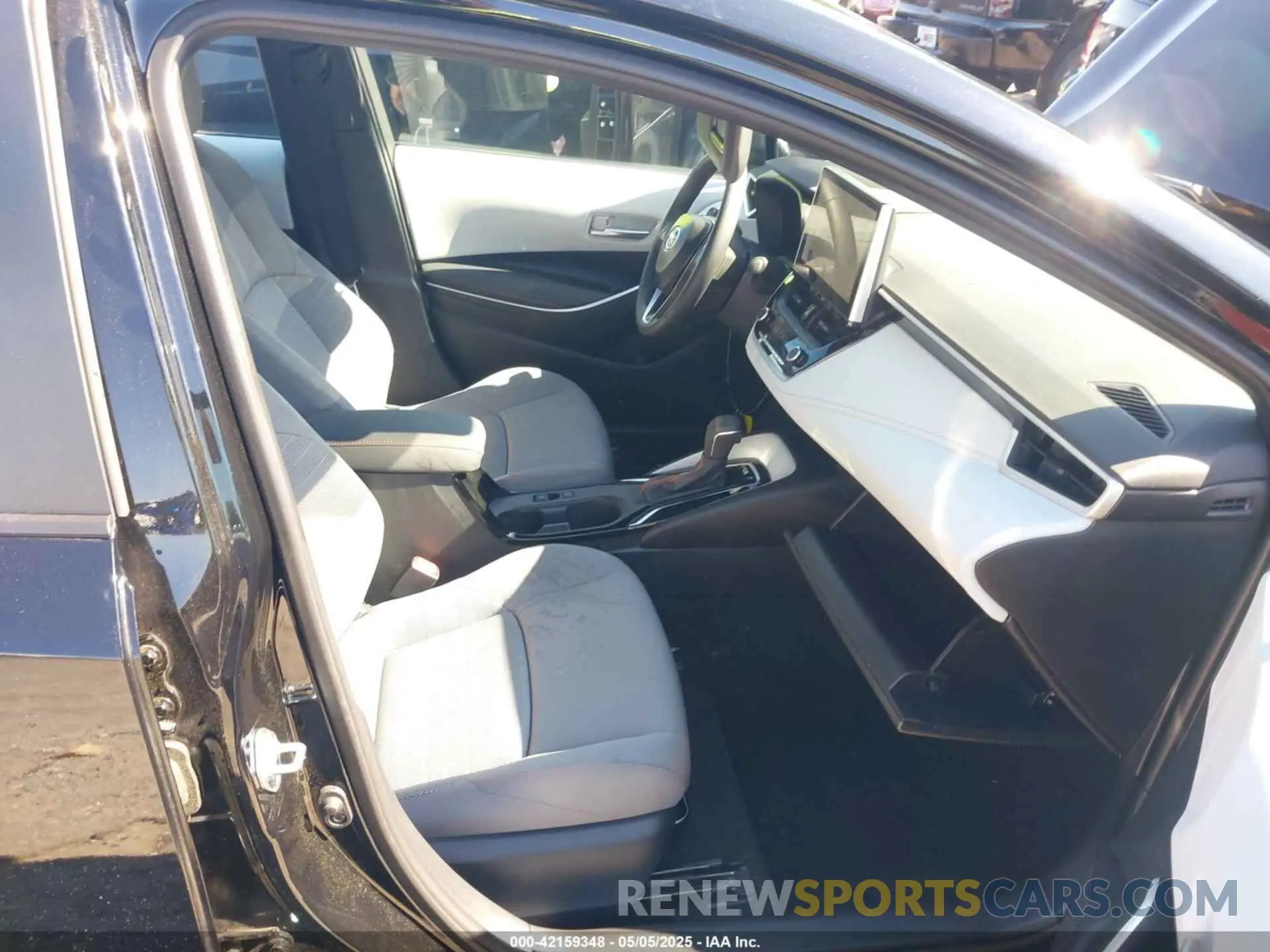 5 fotografías del automóvil dañado 5YFB4MCE0SP223353 TOYOTA COROLLA 2025