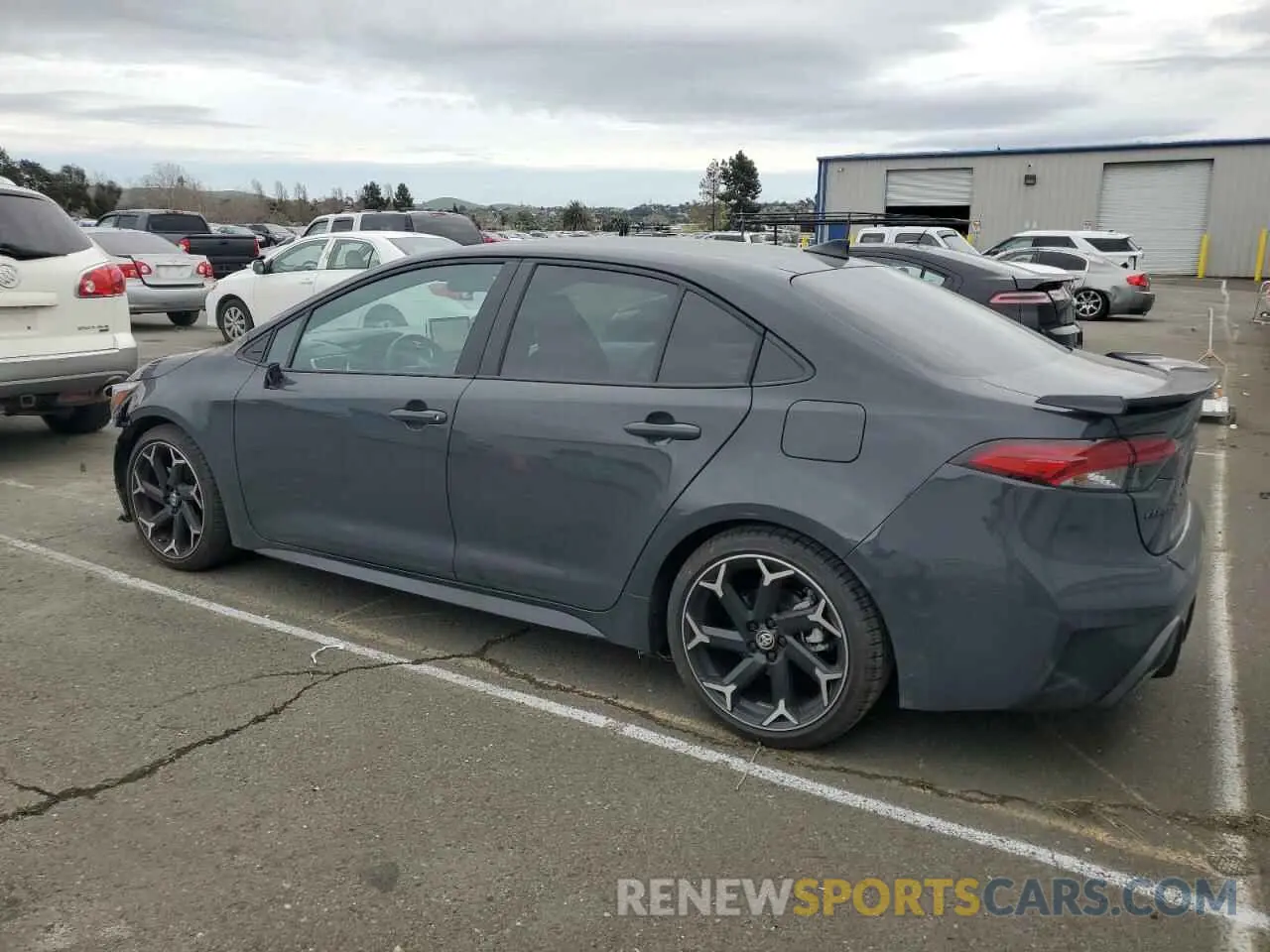2 fotografías del automóvil dañado 5YFB4MCE2SP225976 TOYOTA COROLLA 2025