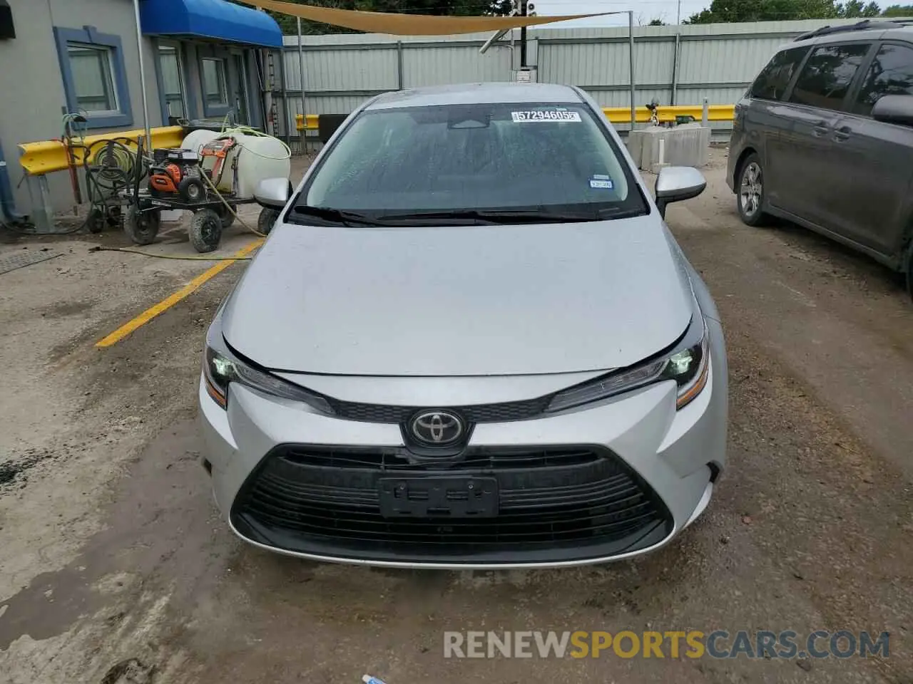 5 fotografías del automóvil dañado 5YFB4MDE0SP259901 TOYOTA COROLLA 2025