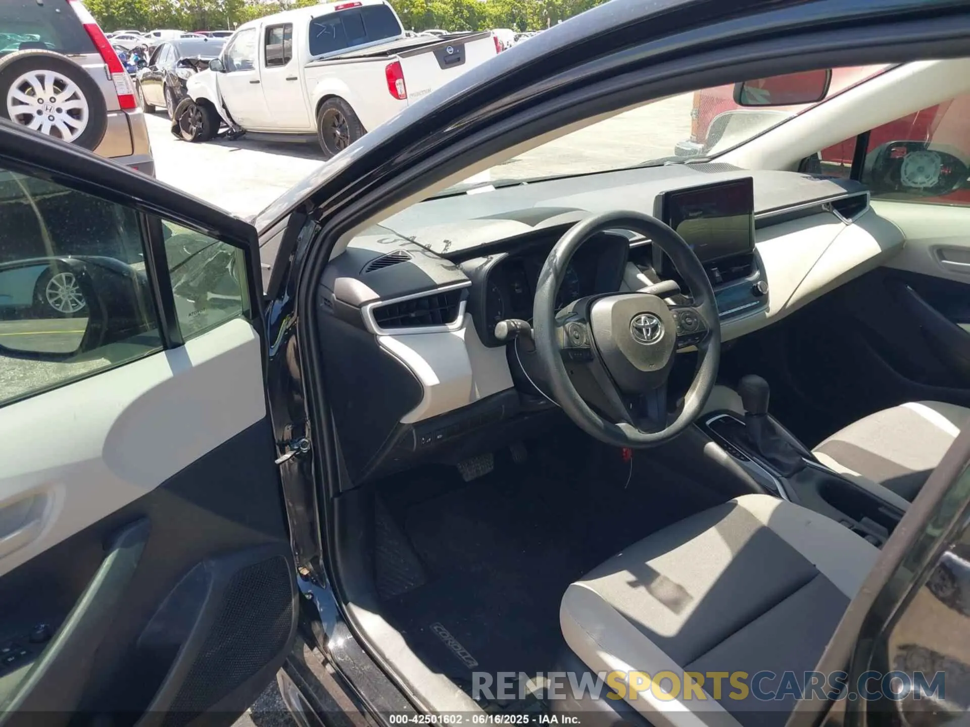 10 fotografías del automóvil dañado 5YFB4MDE1SP229225 TOYOTA COROLLA 2025