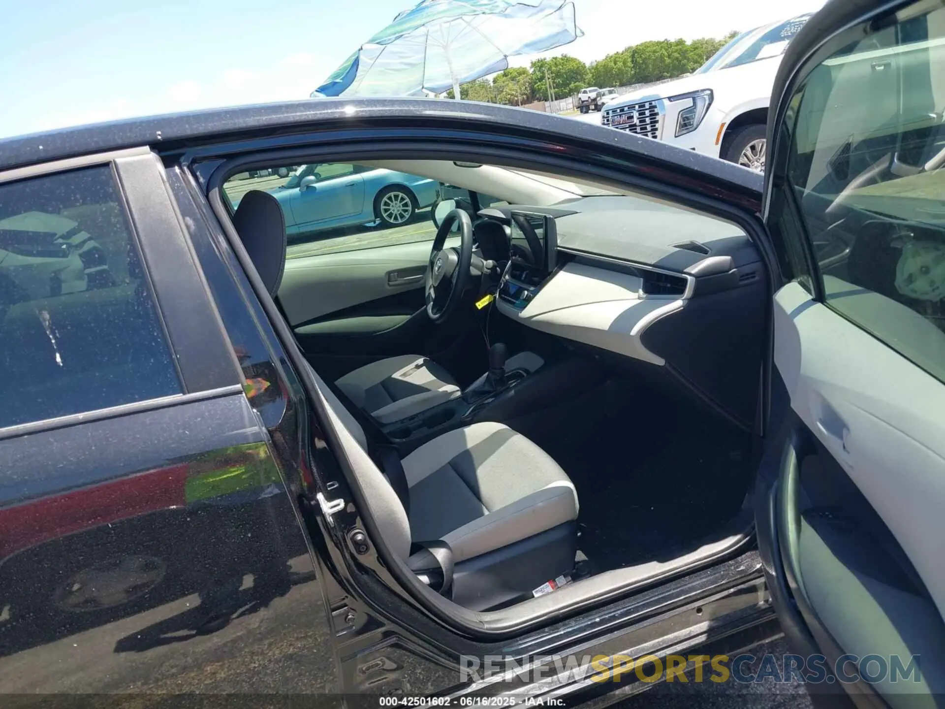 5 fotografías del automóvil dañado 5YFB4MDE1SP229225 TOYOTA COROLLA 2025
