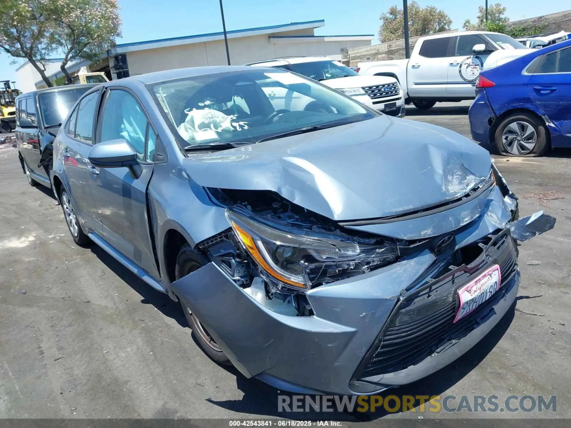 1 fotografías del automóvil dañado 5YFB4MDE1SP247434 TOYOTA COROLLA 2025