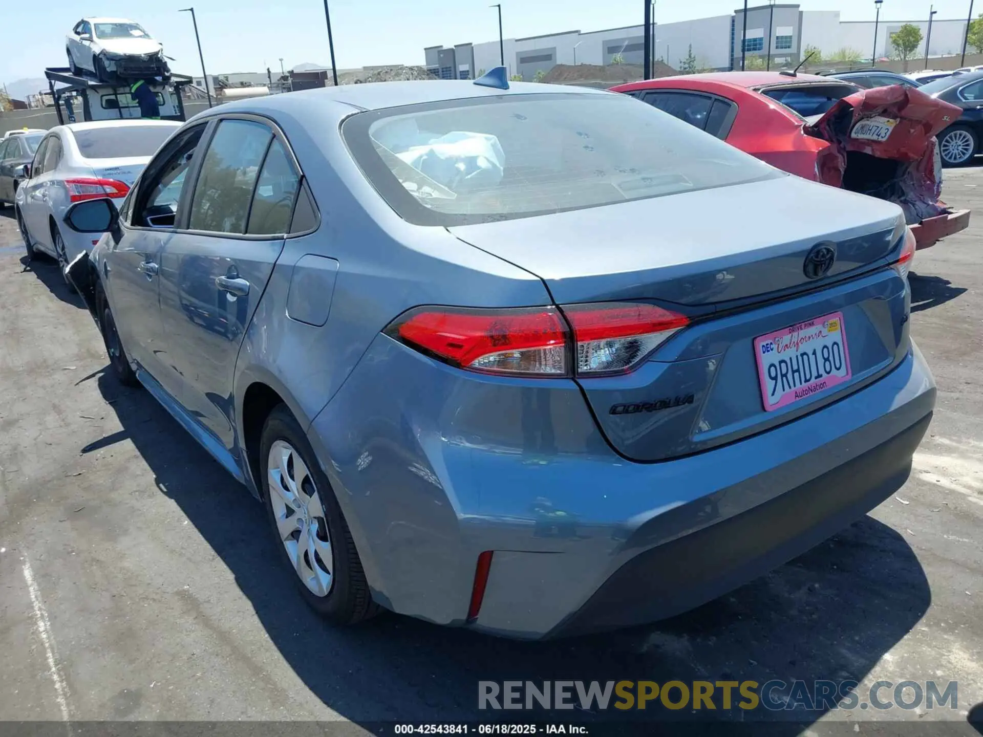 3 fotografías del automóvil dañado 5YFB4MDE1SP247434 TOYOTA COROLLA 2025