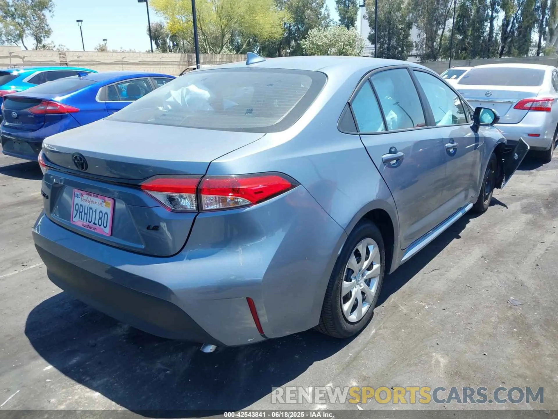 4 fotografías del automóvil dañado 5YFB4MDE1SP247434 TOYOTA COROLLA 2025