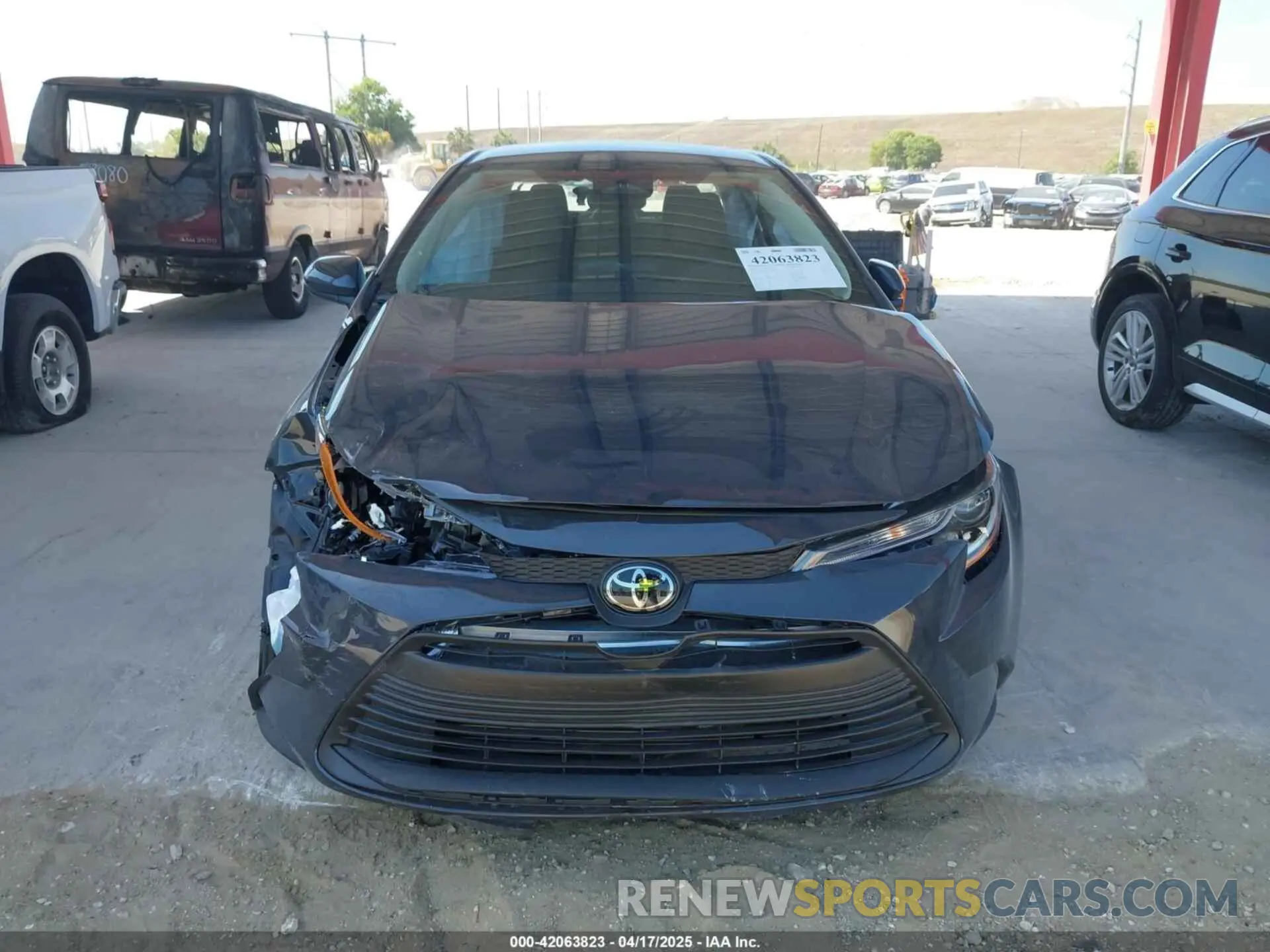 13 fotografías del automóvil dañado 5YFB4MDE1SP269904 TOYOTA COROLLA 2025
