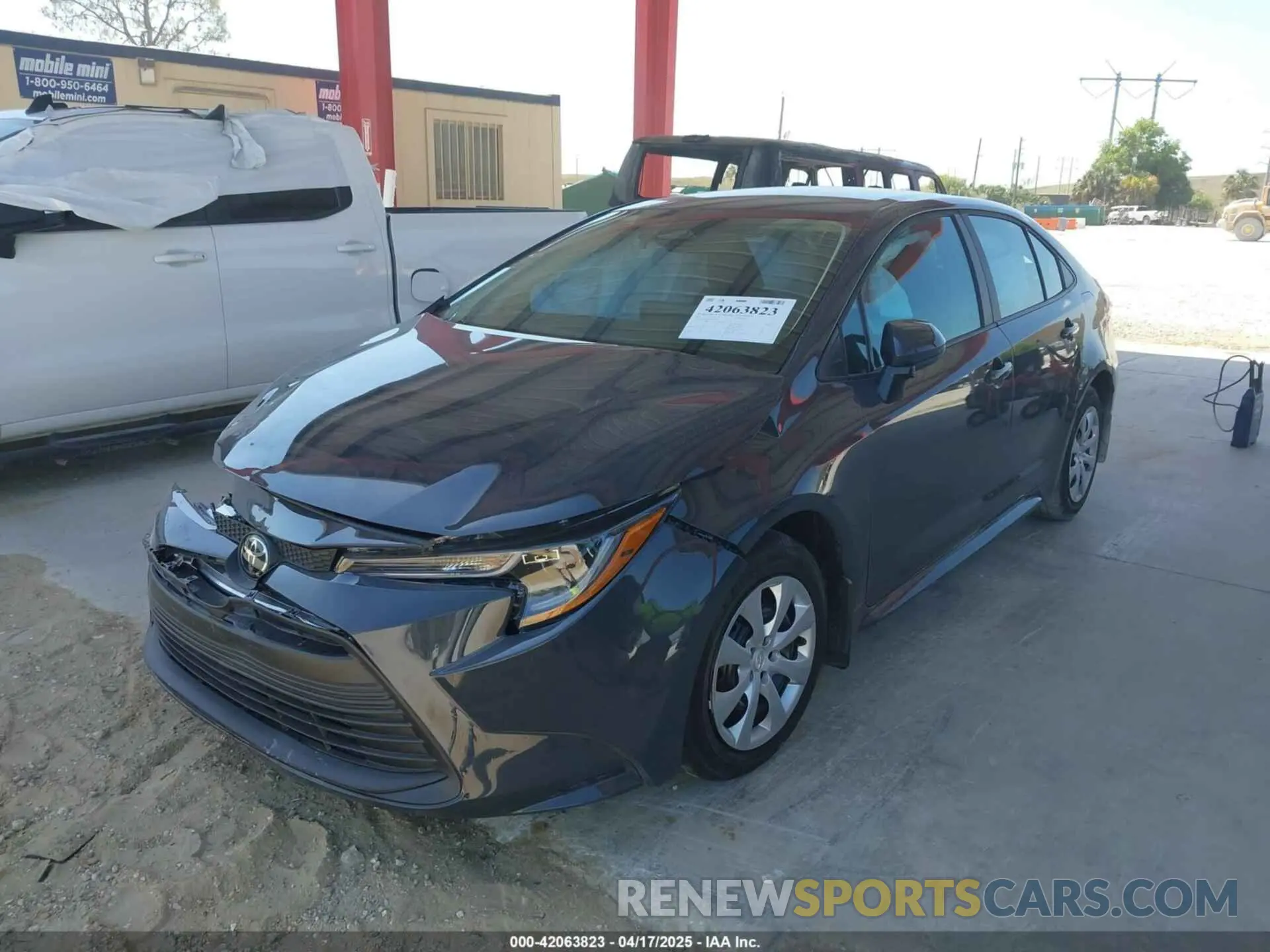 2 fotografías del automóvil dañado 5YFB4MDE1SP269904 TOYOTA COROLLA 2025