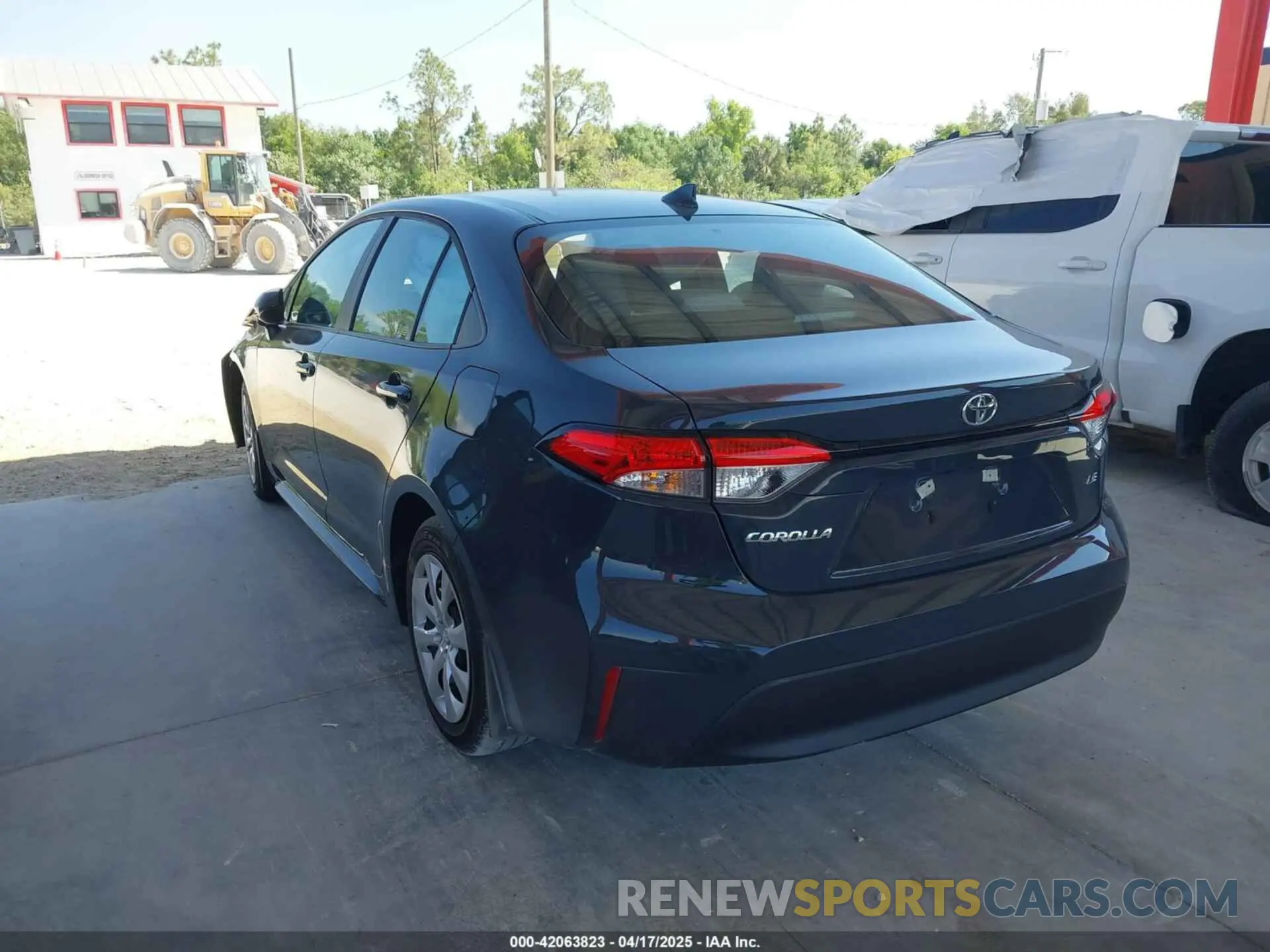 3 fotografías del automóvil dañado 5YFB4MDE1SP269904 TOYOTA COROLLA 2025