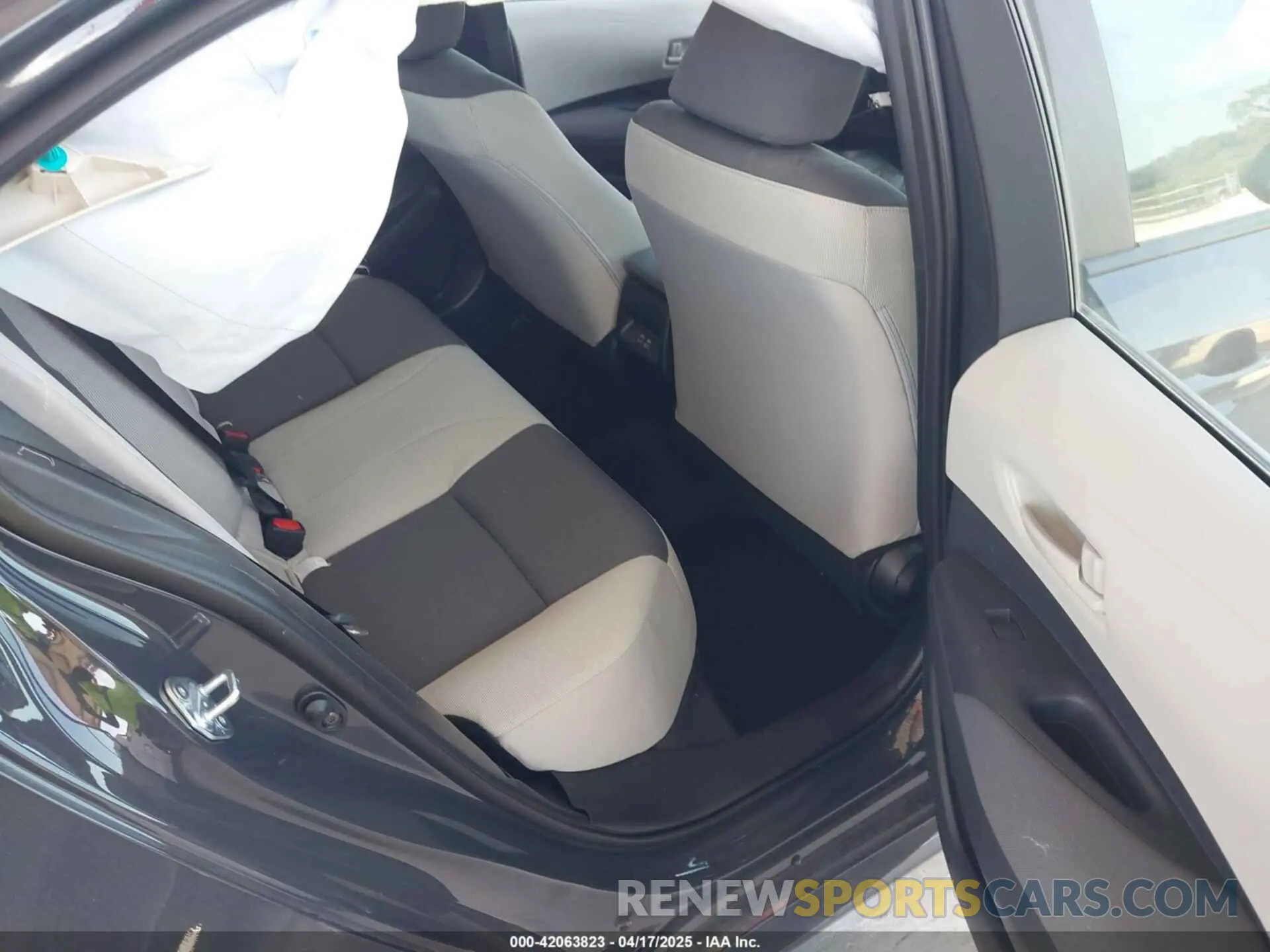 8 fotografías del automóvil dañado 5YFB4MDE1SP269904 TOYOTA COROLLA 2025