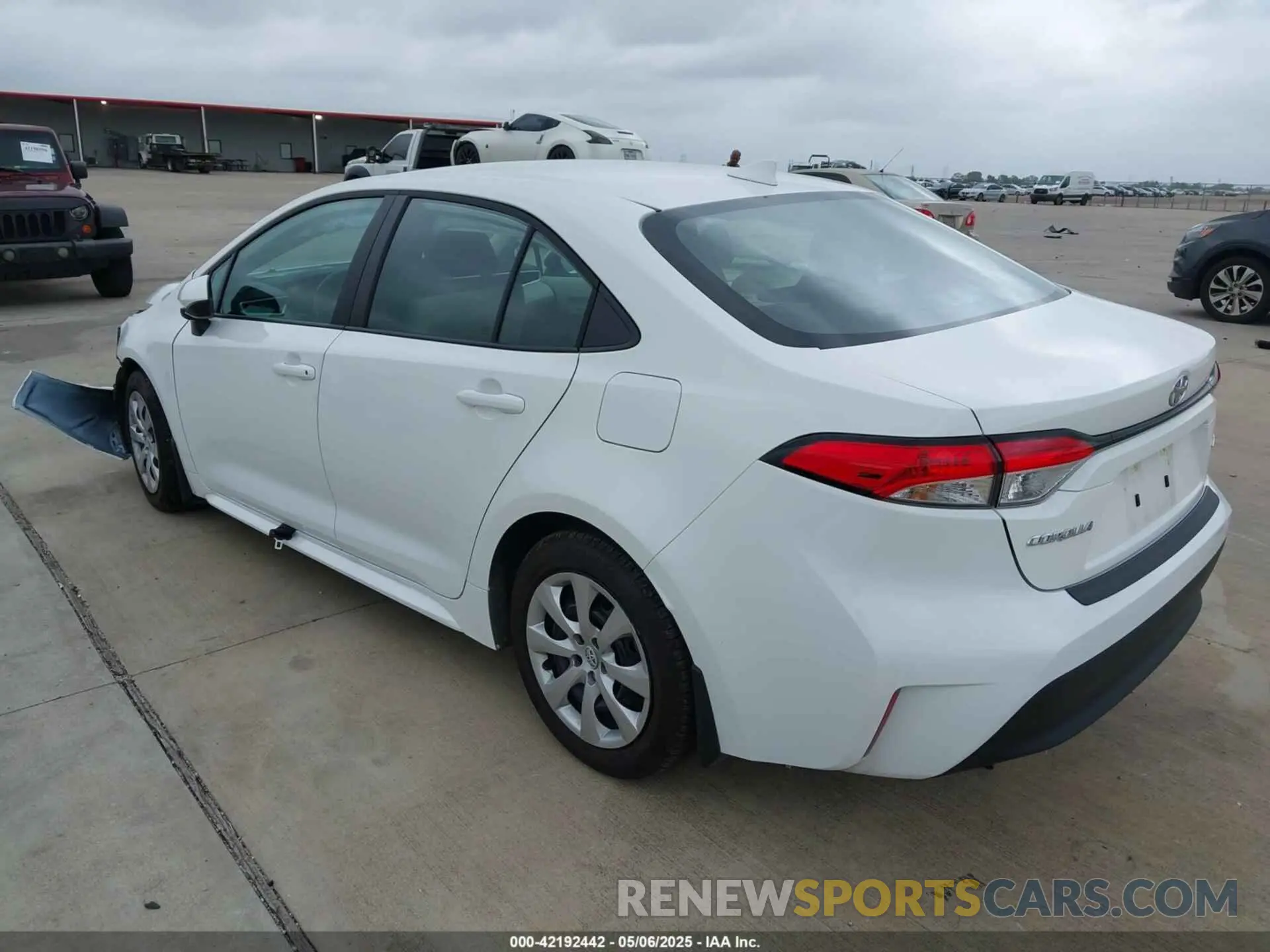 3 fotografías del automóvil dañado 5YFB4MDE2SP258667 TOYOTA COROLLA 2025