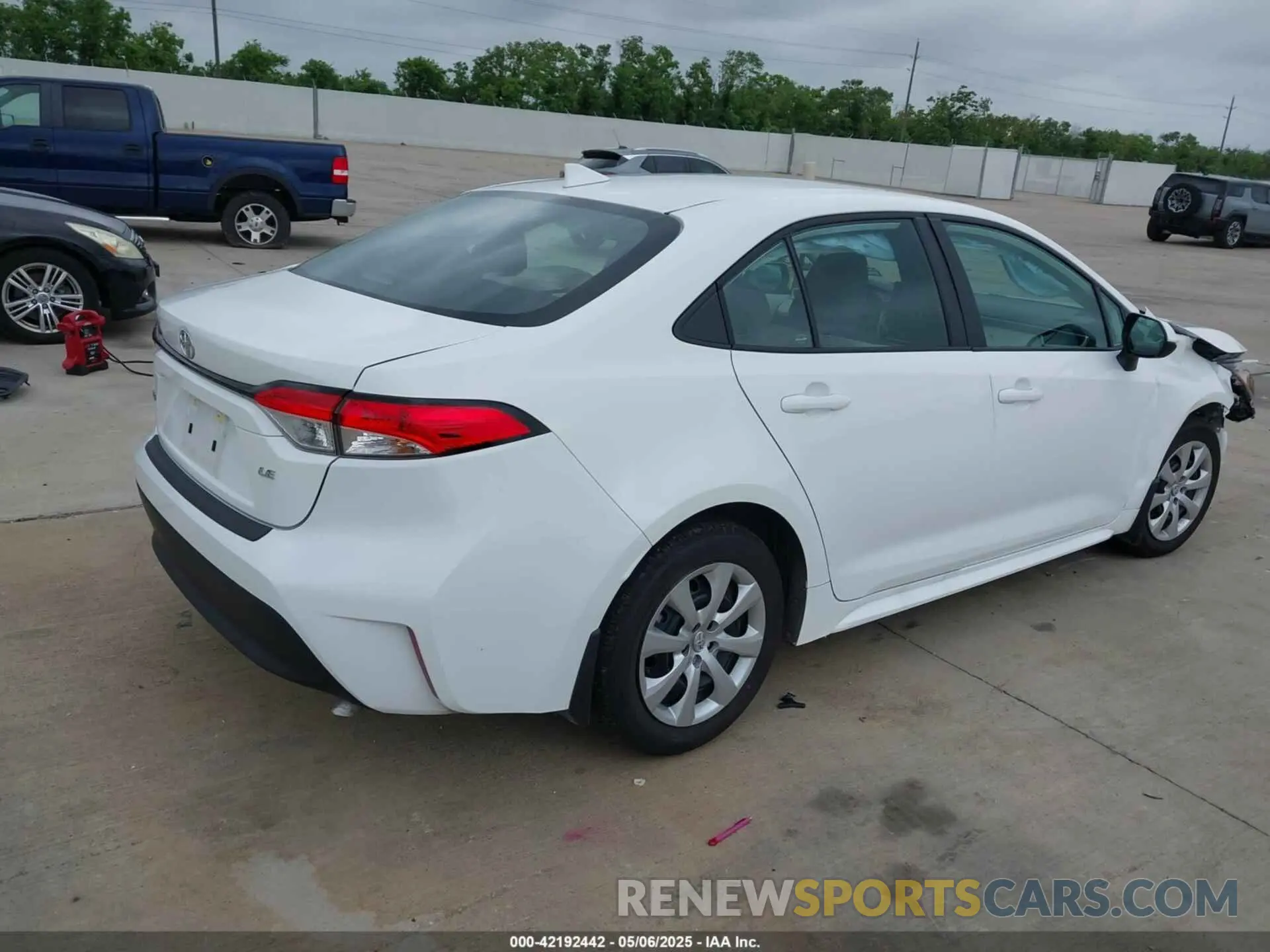 4 fotografías del automóvil dañado 5YFB4MDE2SP258667 TOYOTA COROLLA 2025