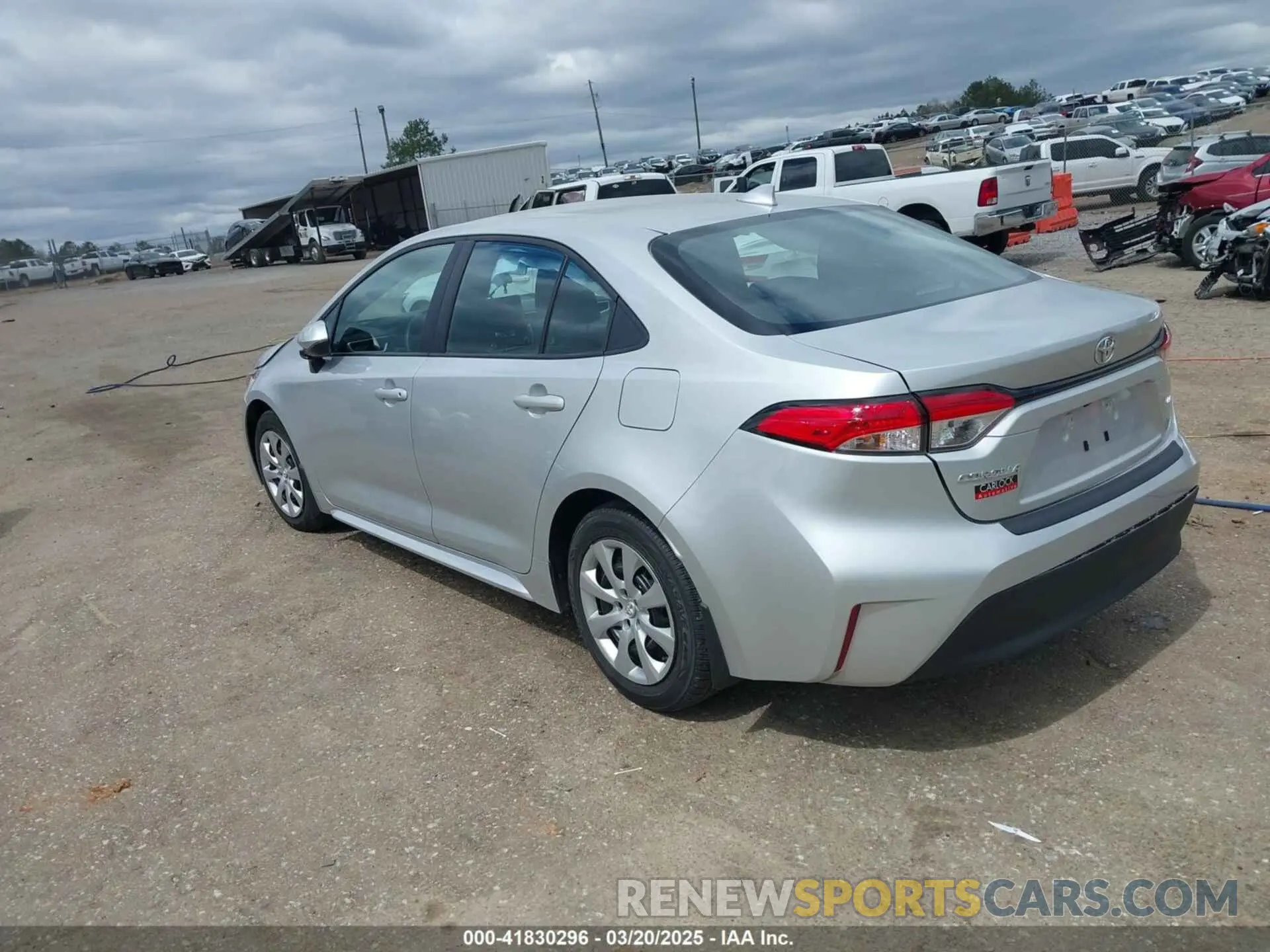 3 fotografías del automóvil dañado 5YFB4MDE2SP277672 TOYOTA COROLLA 2025