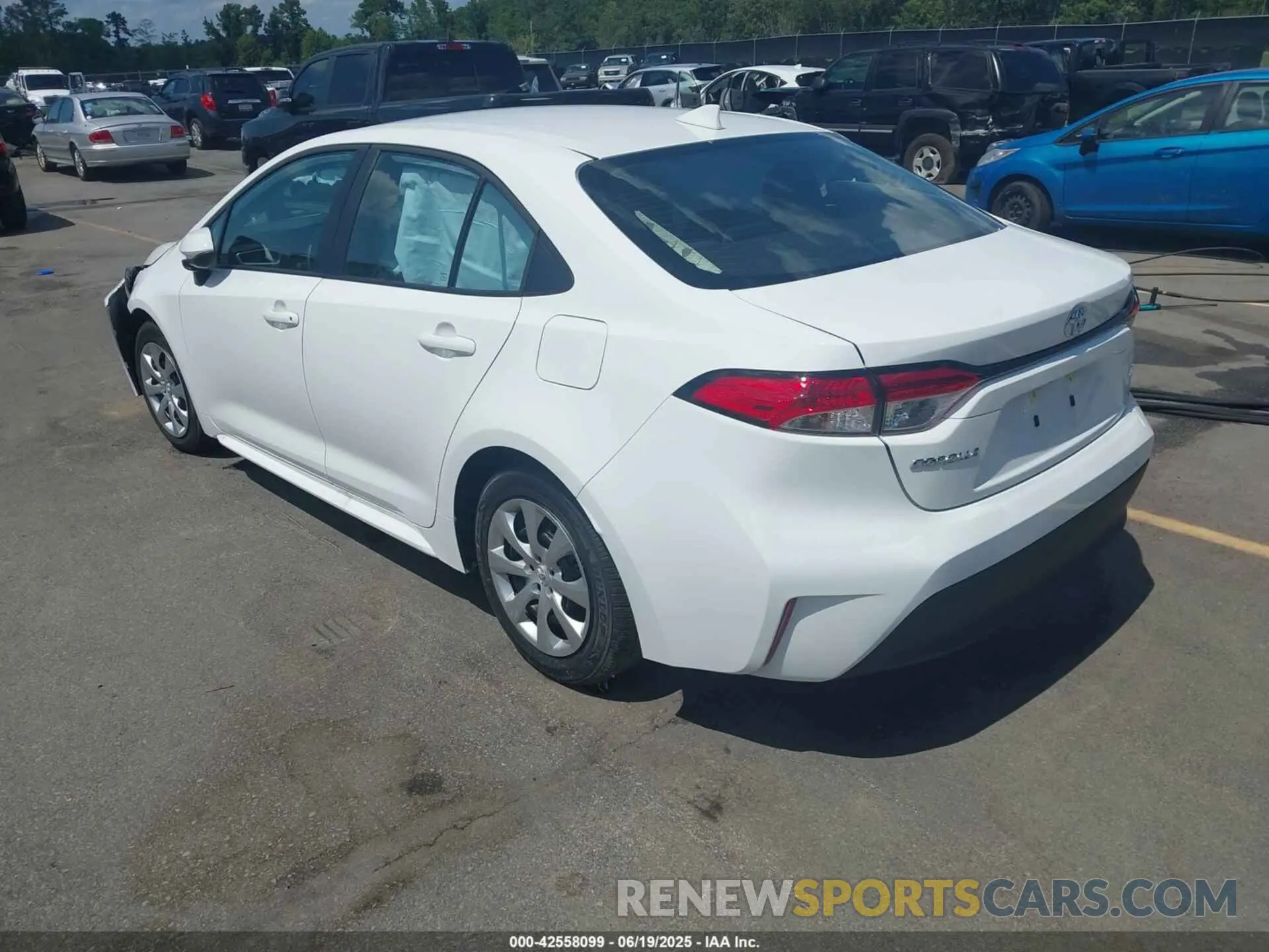 3 fotografías del automóvil dañado 5YFB4MDE2SP285206 TOYOTA COROLLA 2025