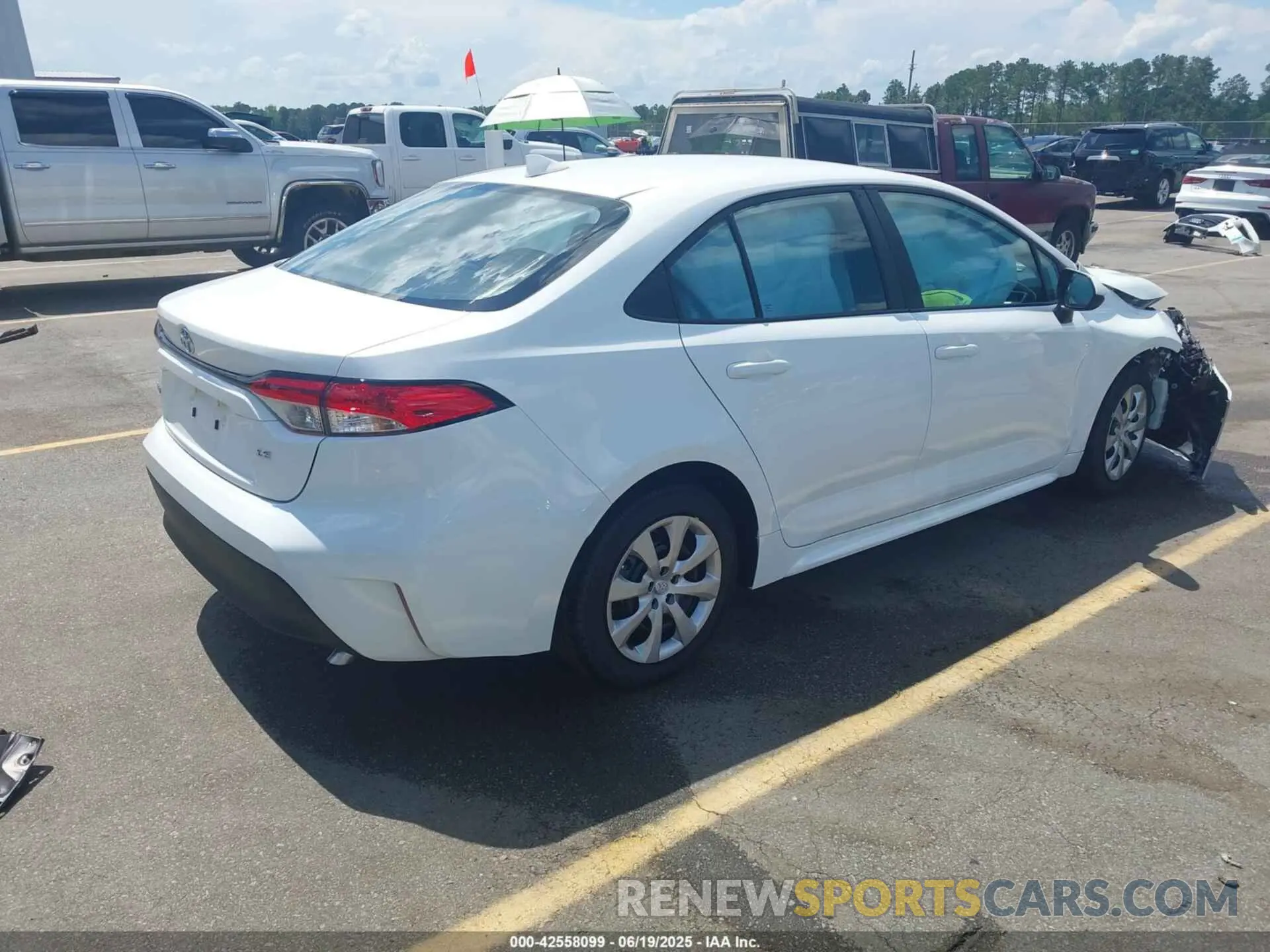 4 fotografías del automóvil dañado 5YFB4MDE2SP285206 TOYOTA COROLLA 2025