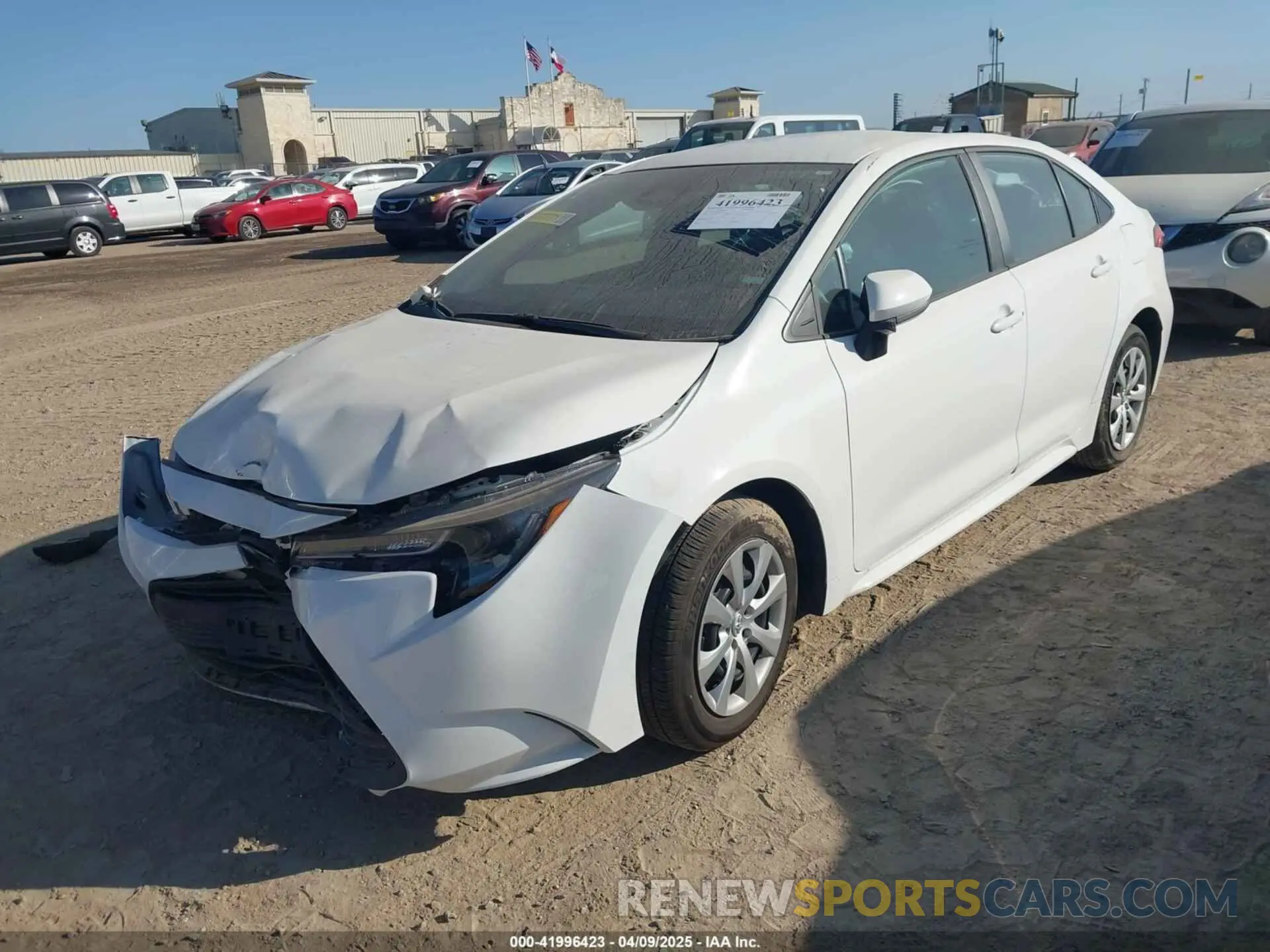 2 fotografías del automóvil dañado 5YFB4MDE3SP241277 TOYOTA COROLLA 2025