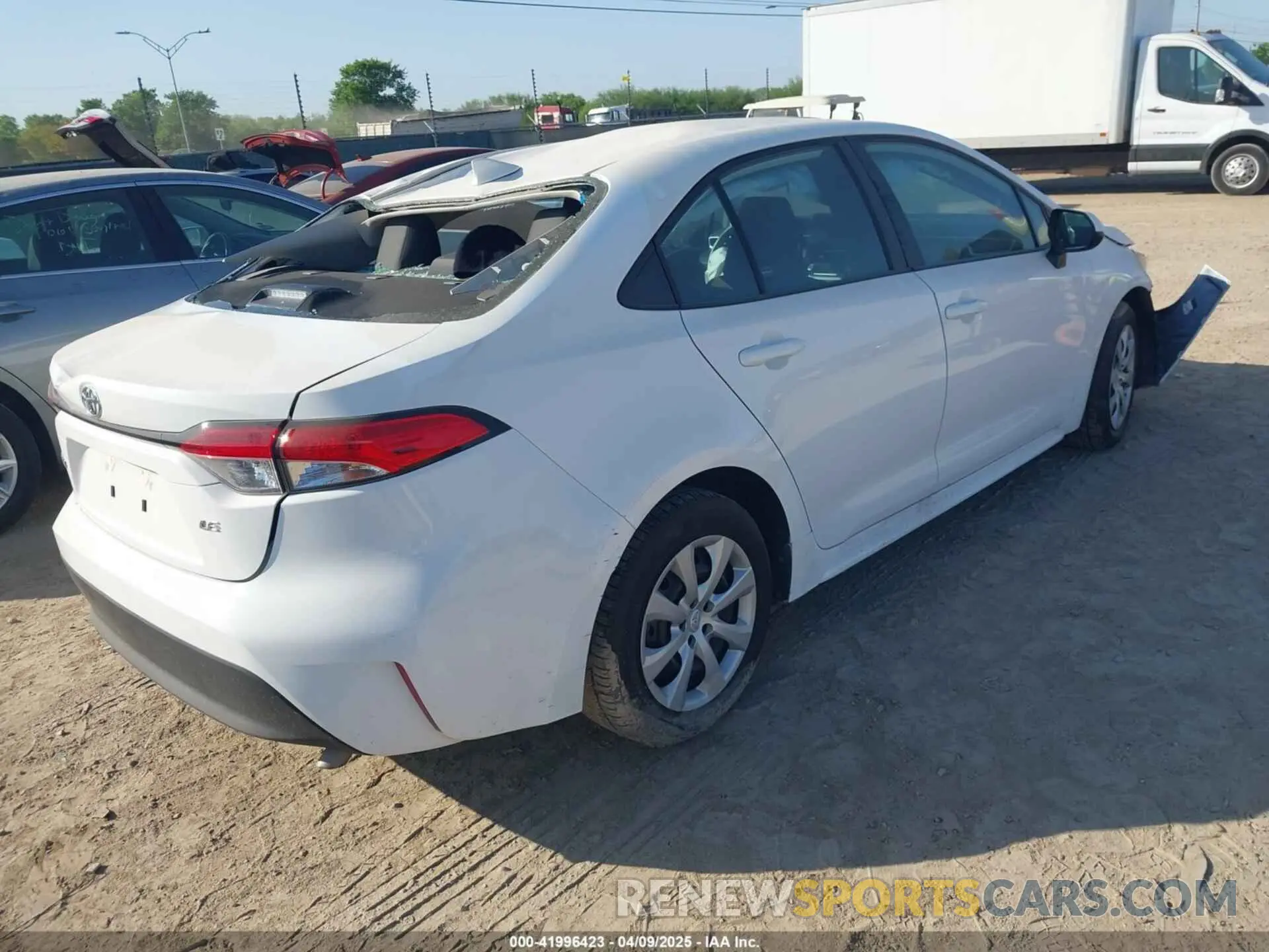 4 fotografías del automóvil dañado 5YFB4MDE3SP241277 TOYOTA COROLLA 2025