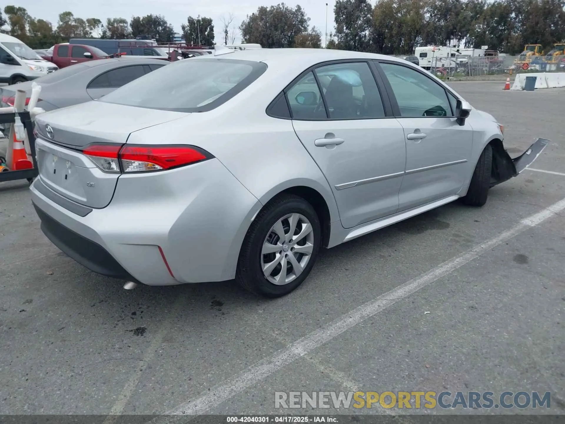 4 fotografías del automóvil dañado 5YFB4MDE3SP244096 TOYOTA COROLLA 2025