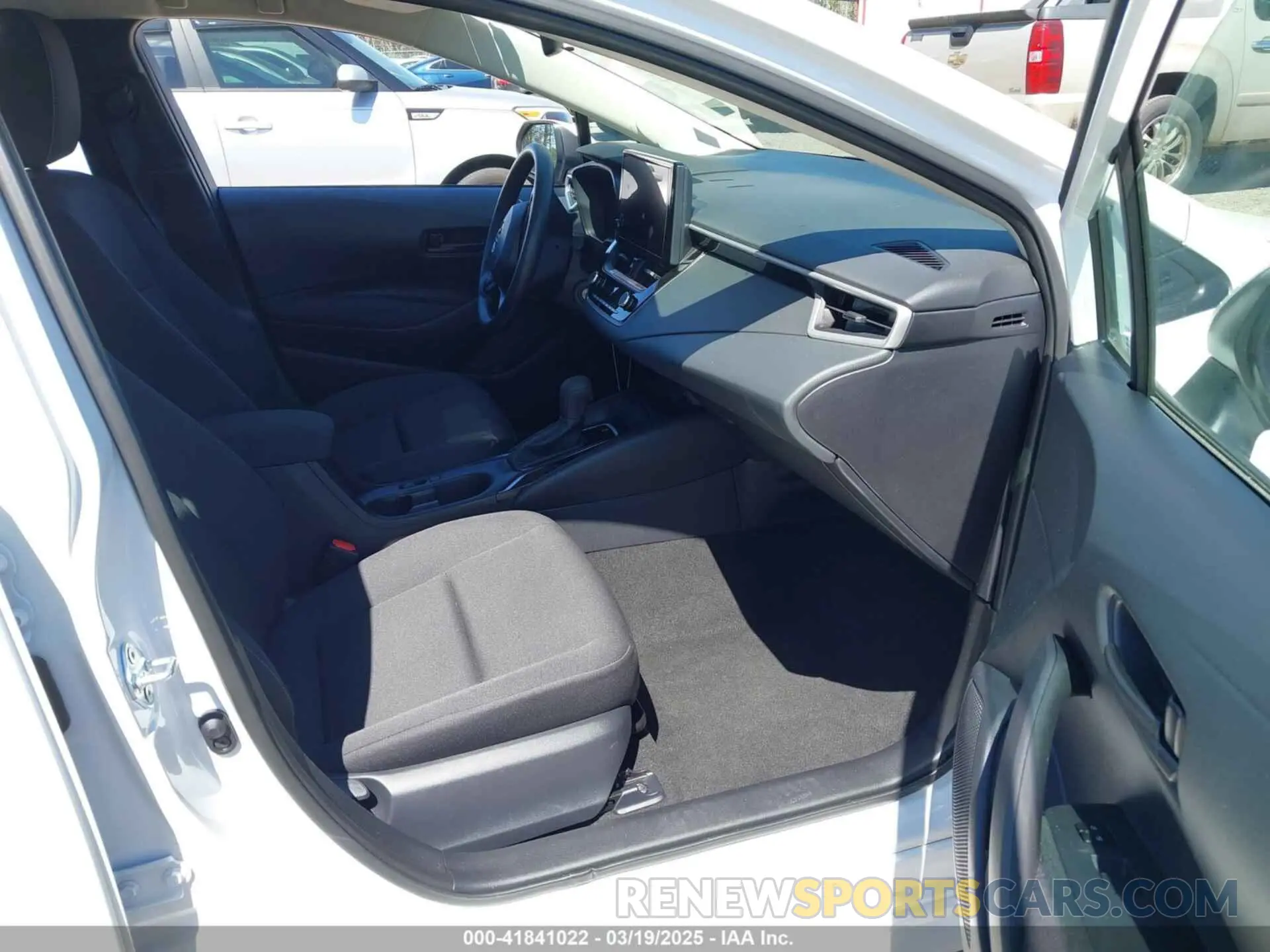 5 fotografías del automóvil dañado 5YFB4MDE4SP231292 TOYOTA COROLLA 2025