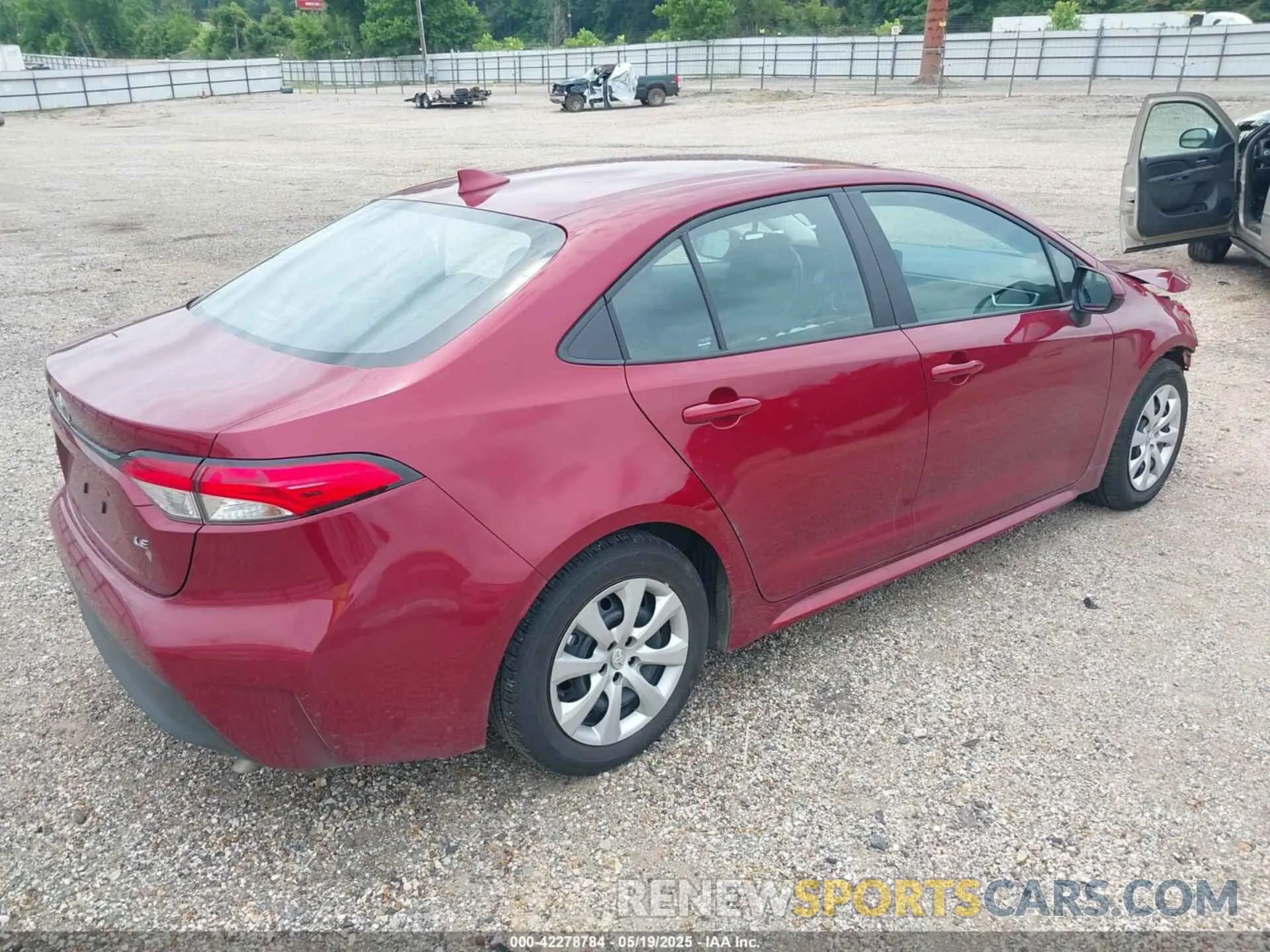 4 fotografías del automóvil dañado 5YFB4MDE4SP250862 TOYOTA COROLLA 2025