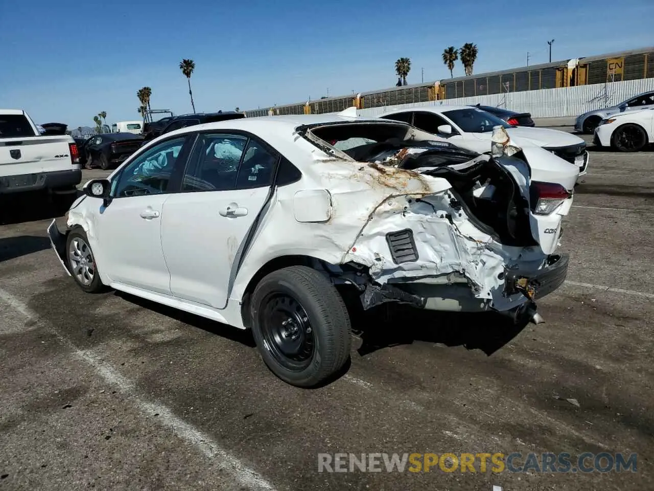 2 fotografías del automóvil dañado 5YFB4MDE4SP254944 TOYOTA COROLLA 2025