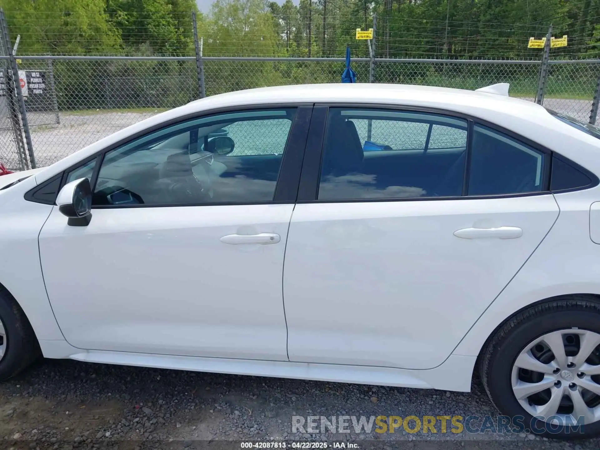 14 fotografías del automóvil dañado 5YFB4MDE4SP280296 TOYOTA COROLLA 2025