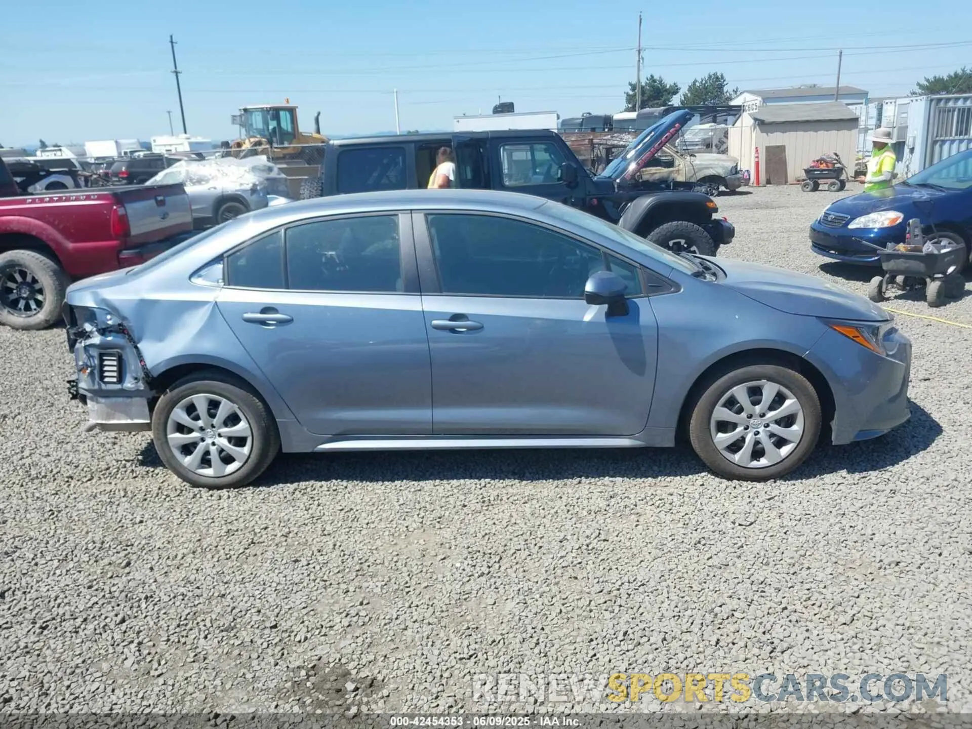 14 fotografías del automóvil dañado 5YFB4MDE4SP295039 TOYOTA COROLLA 2025