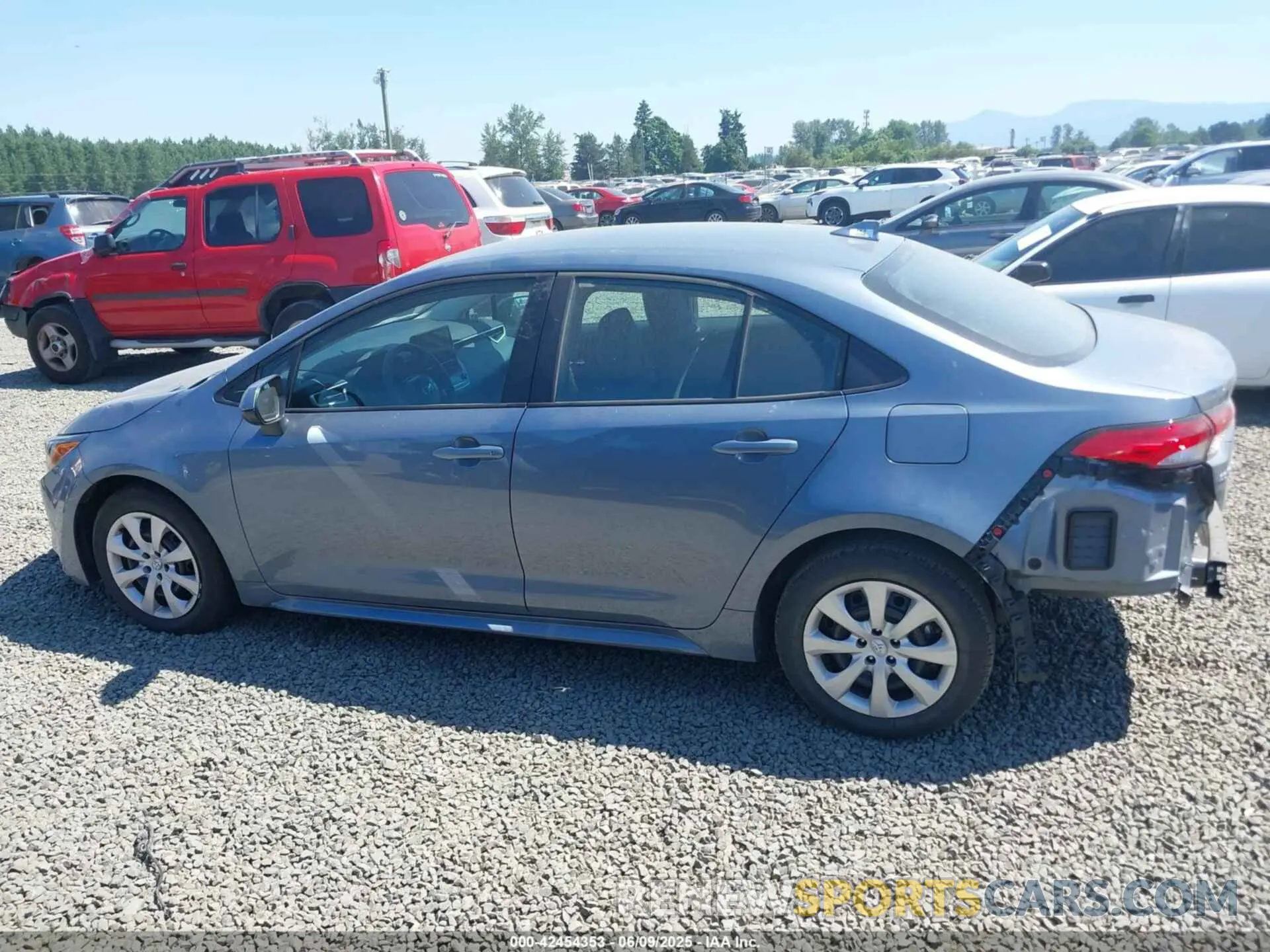 15 fotografías del automóvil dañado 5YFB4MDE4SP295039 TOYOTA COROLLA 2025