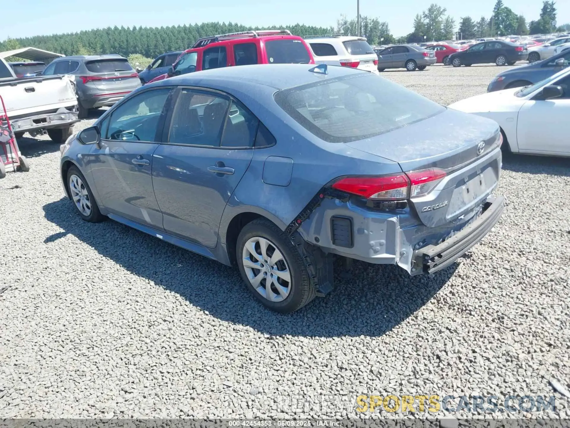 3 fotografías del automóvil dañado 5YFB4MDE4SP295039 TOYOTA COROLLA 2025