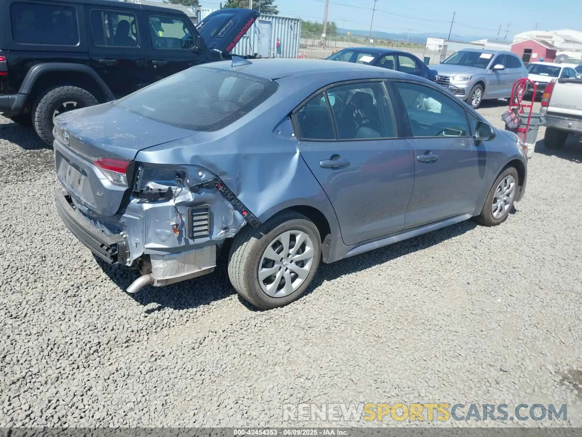 4 fotografías del automóvil dañado 5YFB4MDE4SP295039 TOYOTA COROLLA 2025