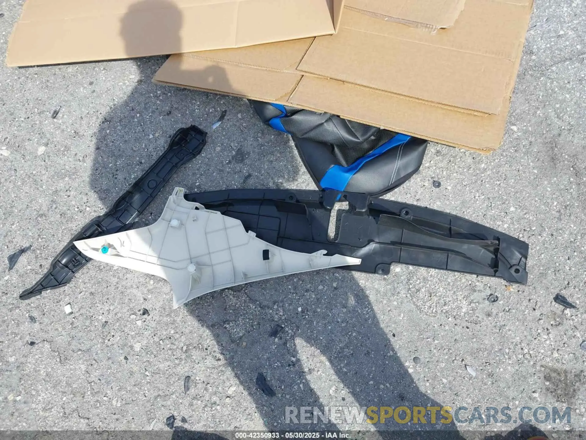 12 fotografías del automóvil dañado 5YFB4MDE6SP229821 TOYOTA COROLLA 2025