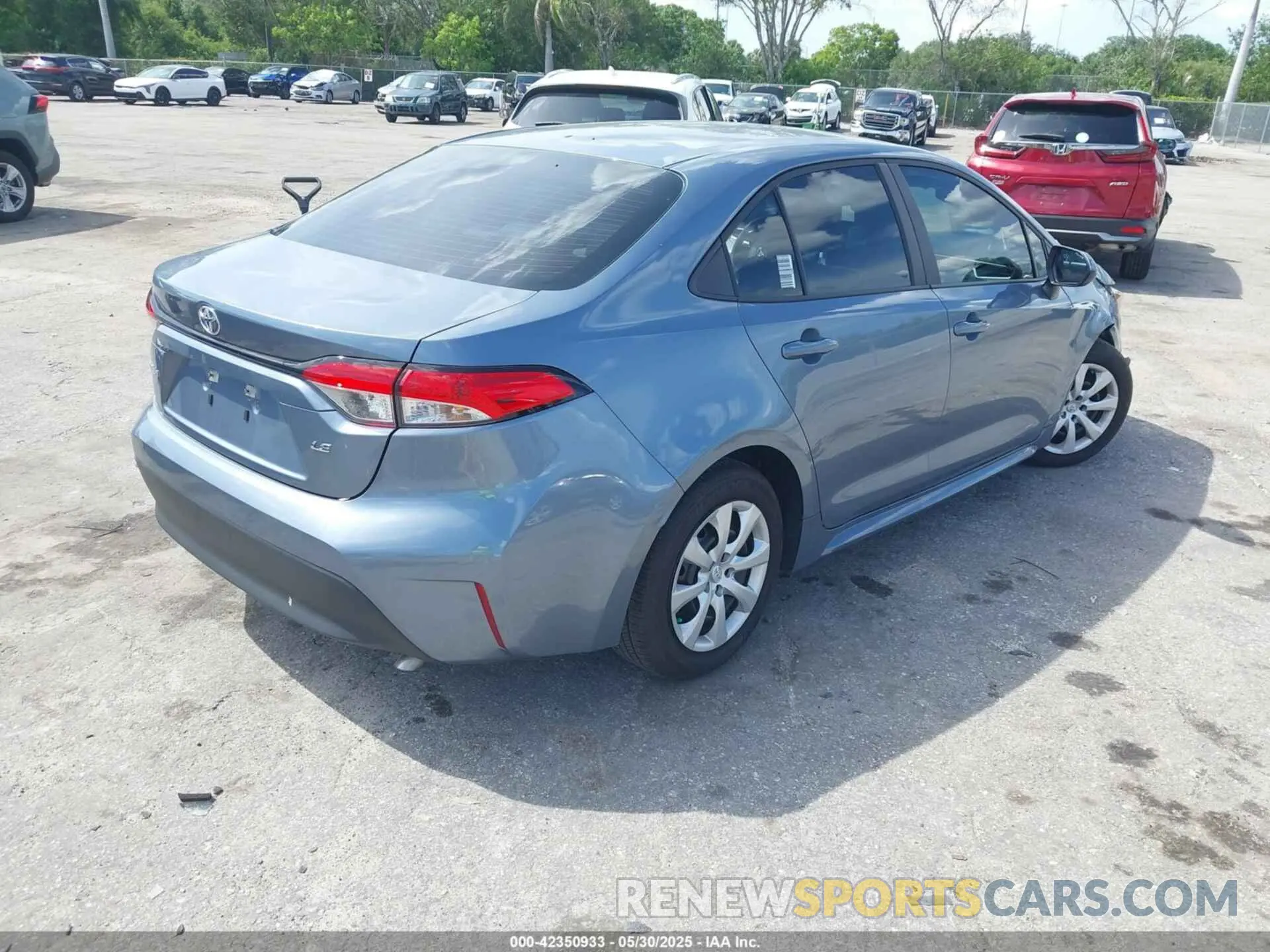 4 fotografías del automóvil dañado 5YFB4MDE6SP229821 TOYOTA COROLLA 2025