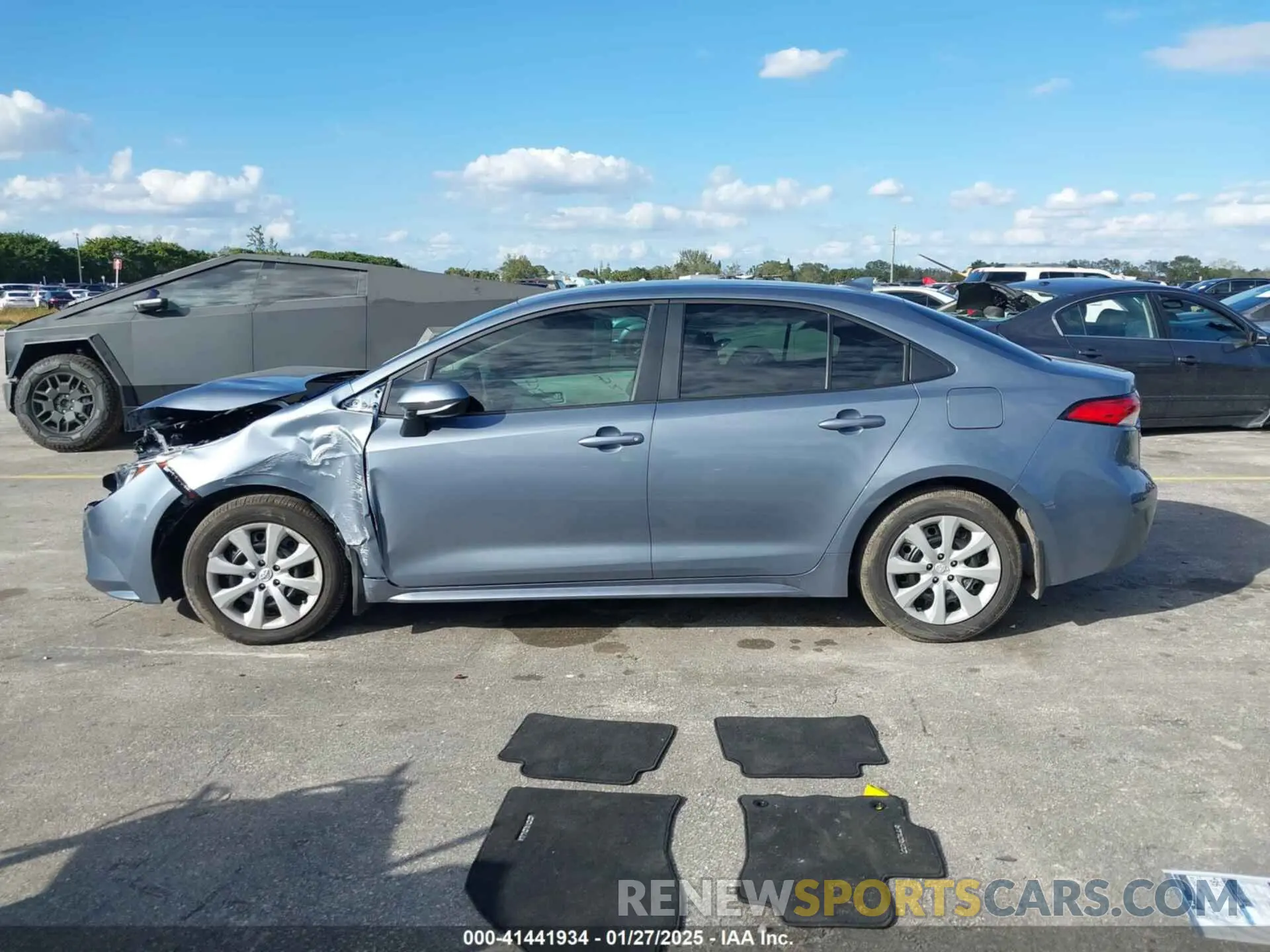 14 fotografías del automóvil dañado 5YFB4MDE6SP234727 TOYOTA COROLLA 2025