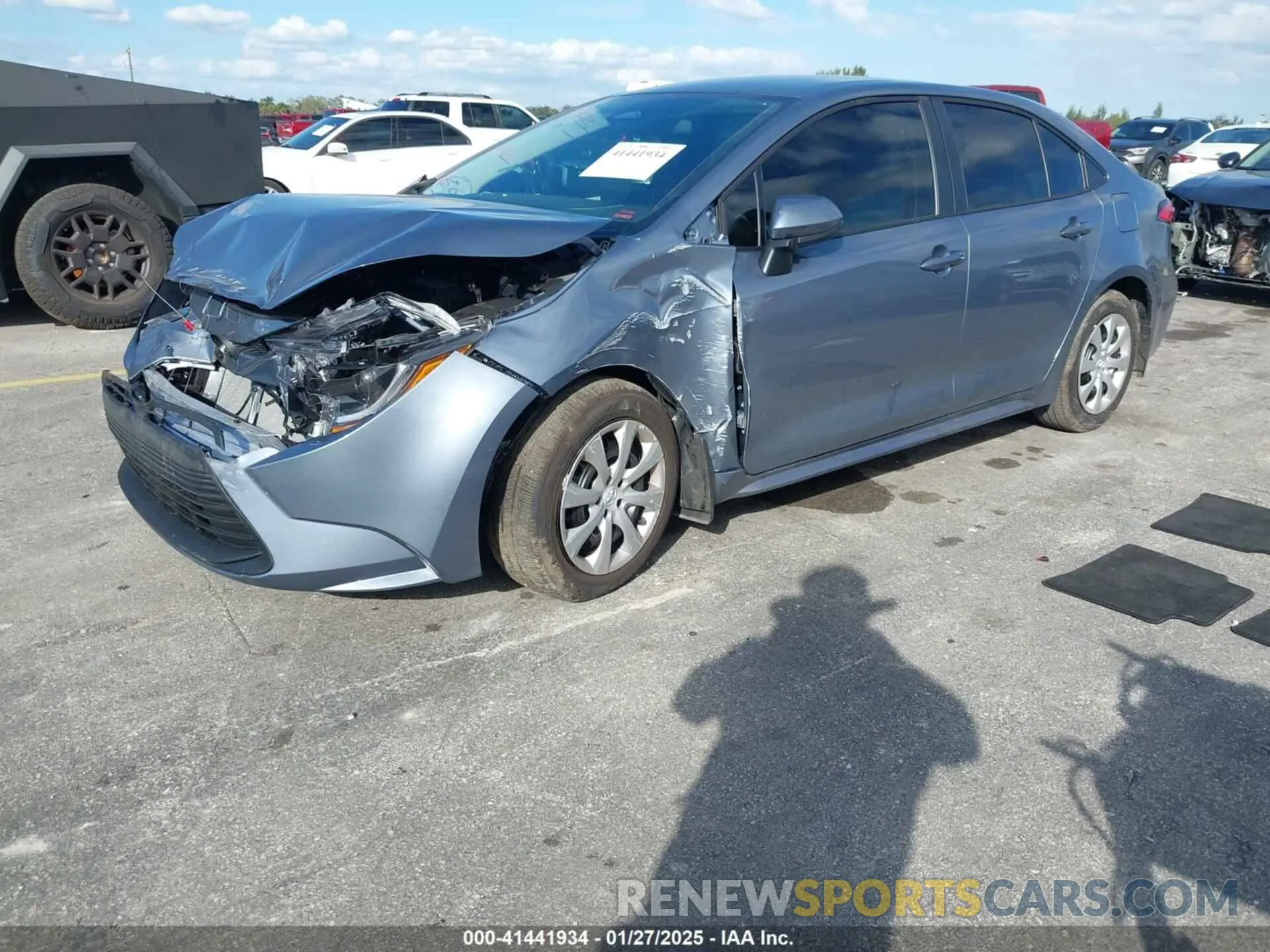 6 fotografías del automóvil dañado 5YFB4MDE6SP234727 TOYOTA COROLLA 2025