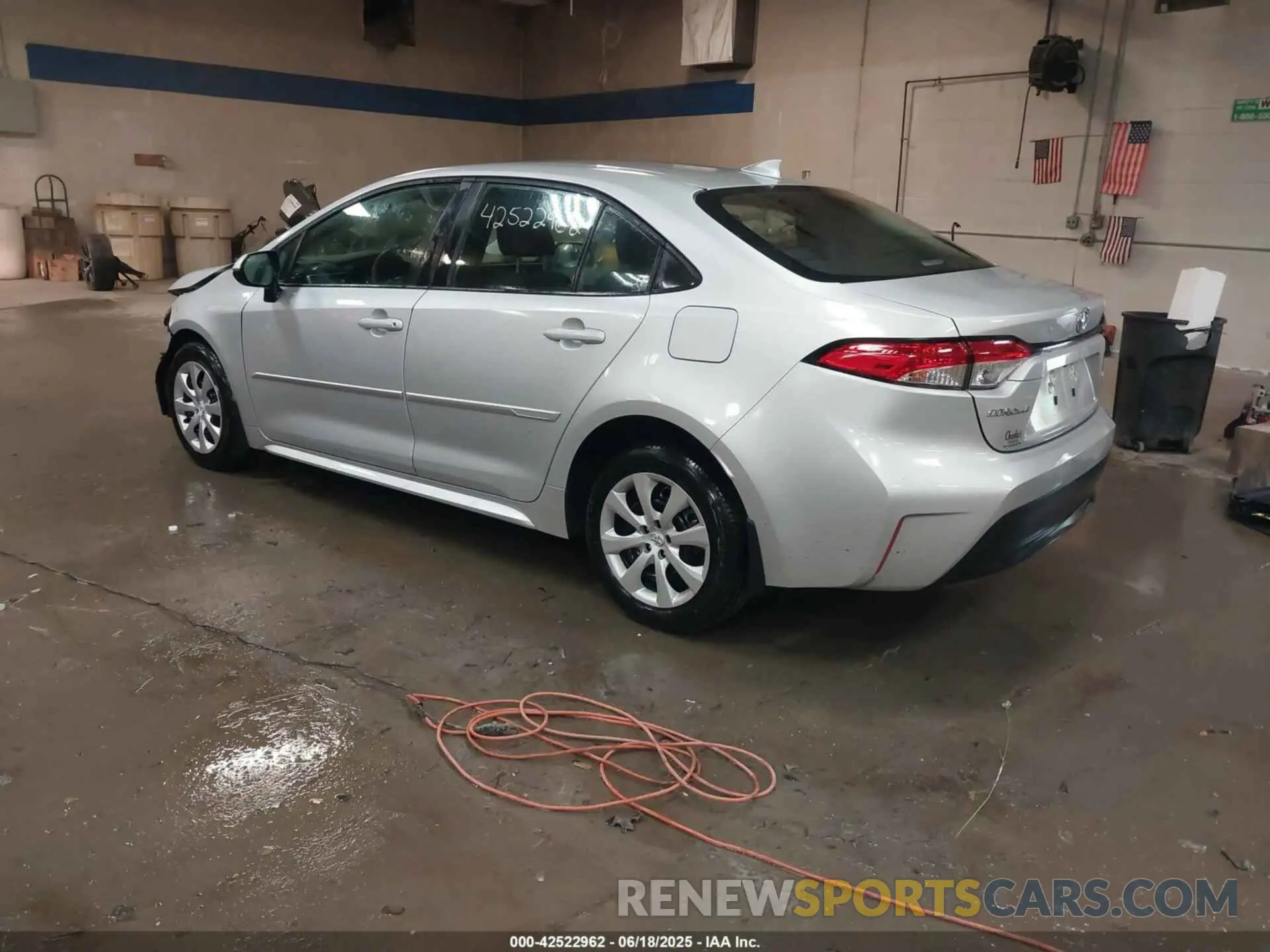 3 fotografías del automóvil dañado 5YFB4MDE7SP233196 TOYOTA COROLLA 2025