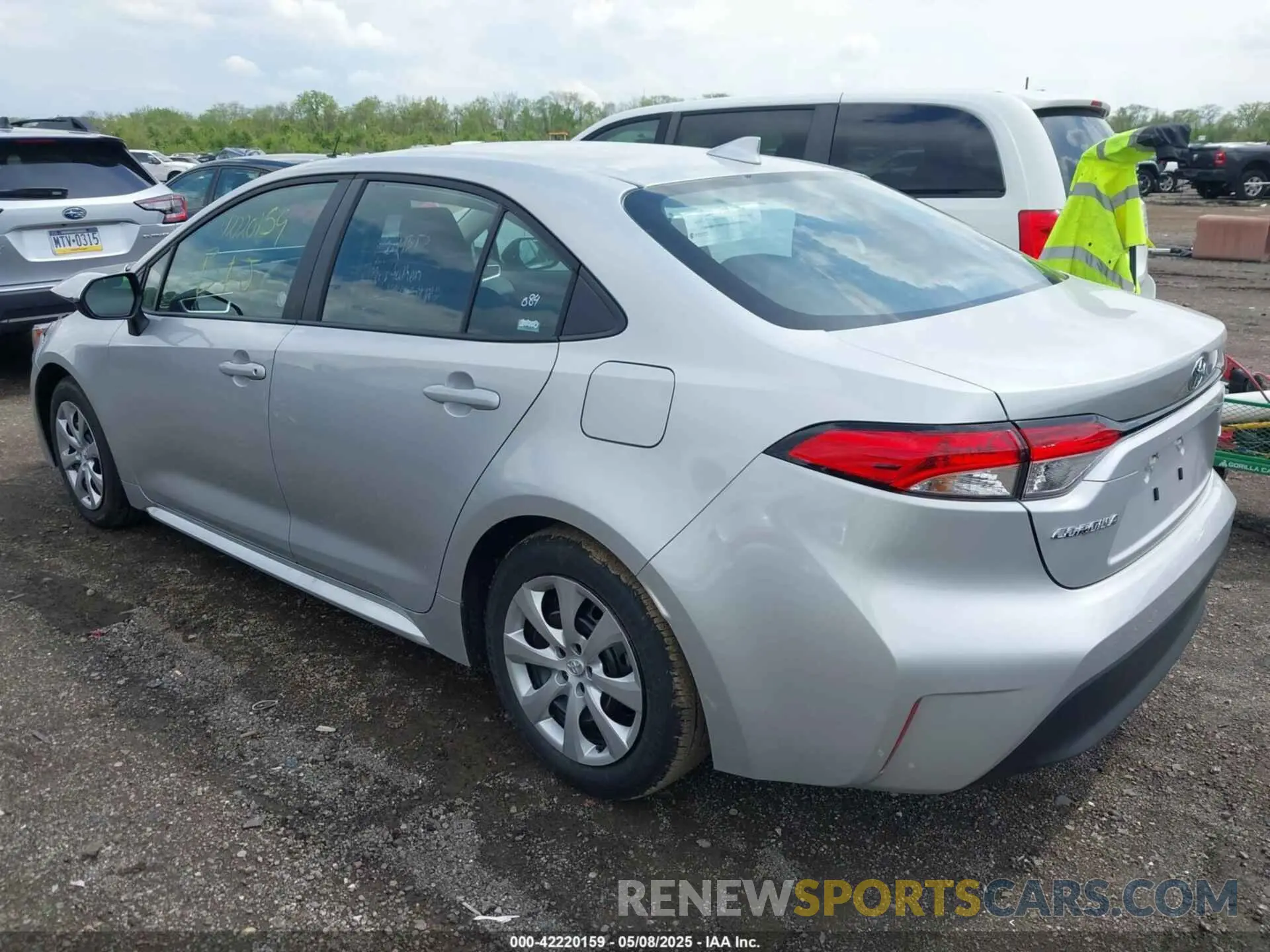 3 fotografías del automóvil dañado 5YFB4MDE7SP273892 TOYOTA COROLLA 2025