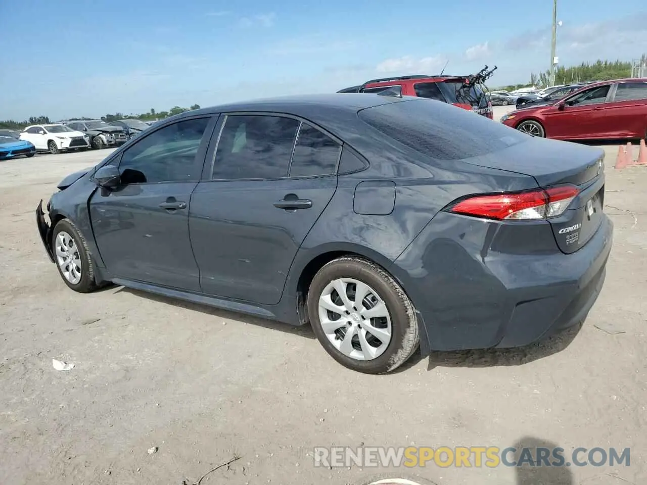 2 fotografías del automóvil dañado 5YFB4MDE8SP233613 TOYOTA COROLLA 2025
