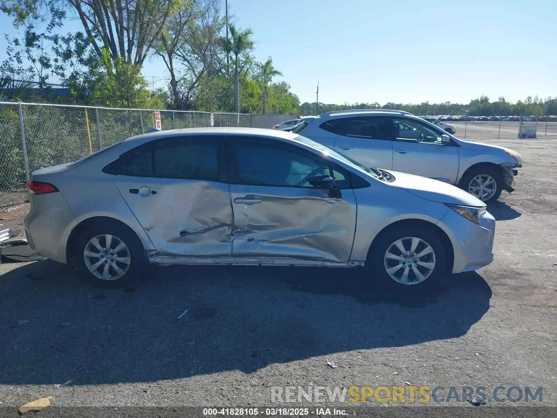 14 fotografías del automóvil dañado 5YFB4MDE9SP240814 TOYOTA COROLLA 2025