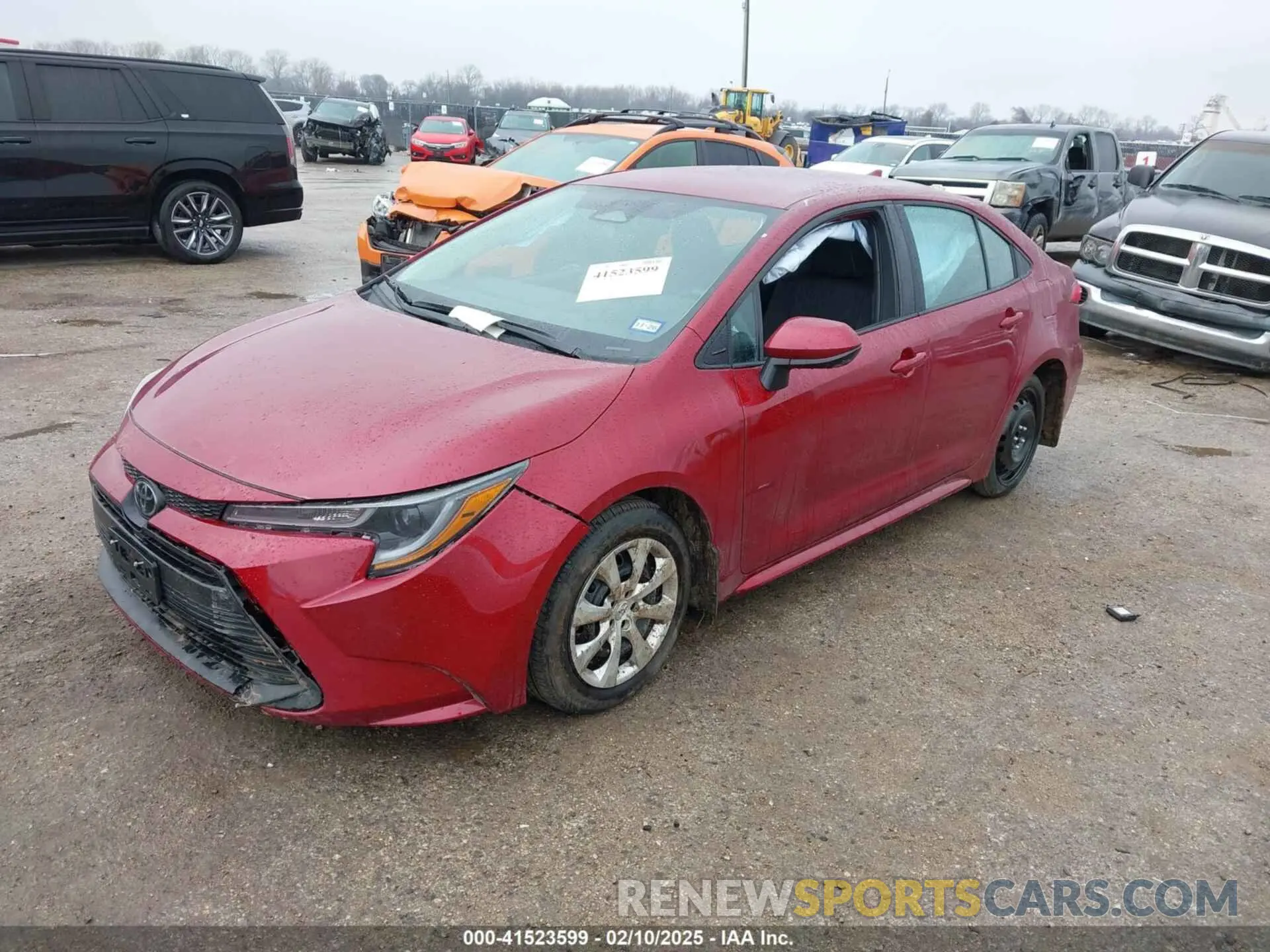 2 fotografías del automóvil dañado 5YFB4MDE9SP246466 TOYOTA COROLLA 2025