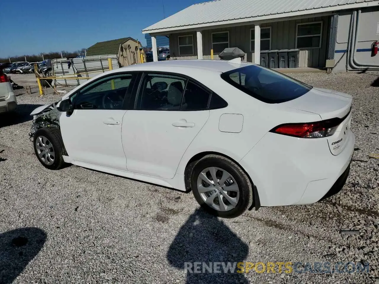 2 fotografías del automóvil dañado 5YFB4MDE9SP263025 TOYOTA COROLLA 2025