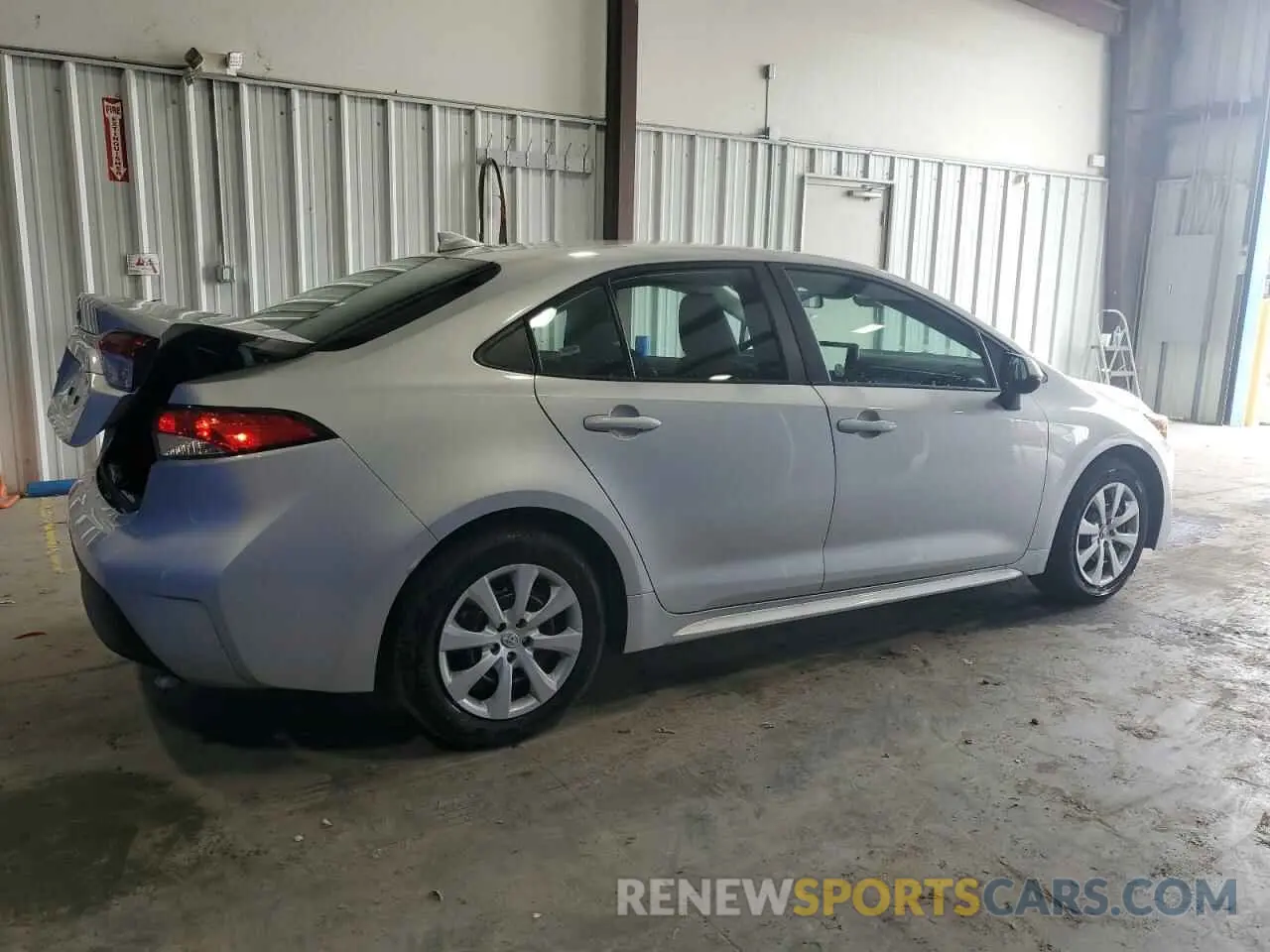 3 fotografías del automóvil dañado 5YFB4MDEXSP242314 TOYOTA COROLLA 2025