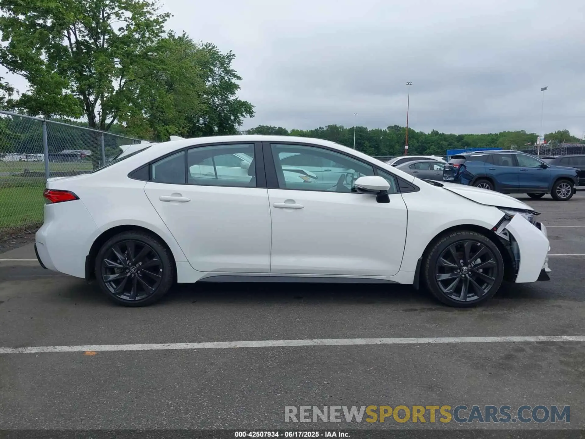 13 fotografías del automóvil dañado 5YFP4MCE9SP219338 TOYOTA COROLLA 2025