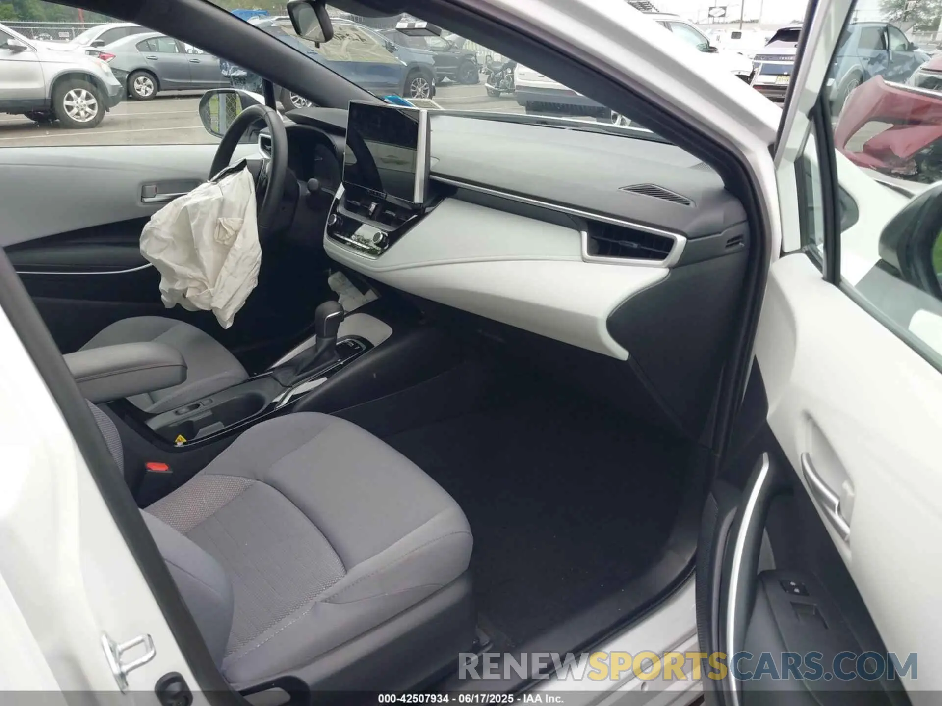 5 fotografías del automóvil dañado 5YFP4MCE9SP219338 TOYOTA COROLLA 2025