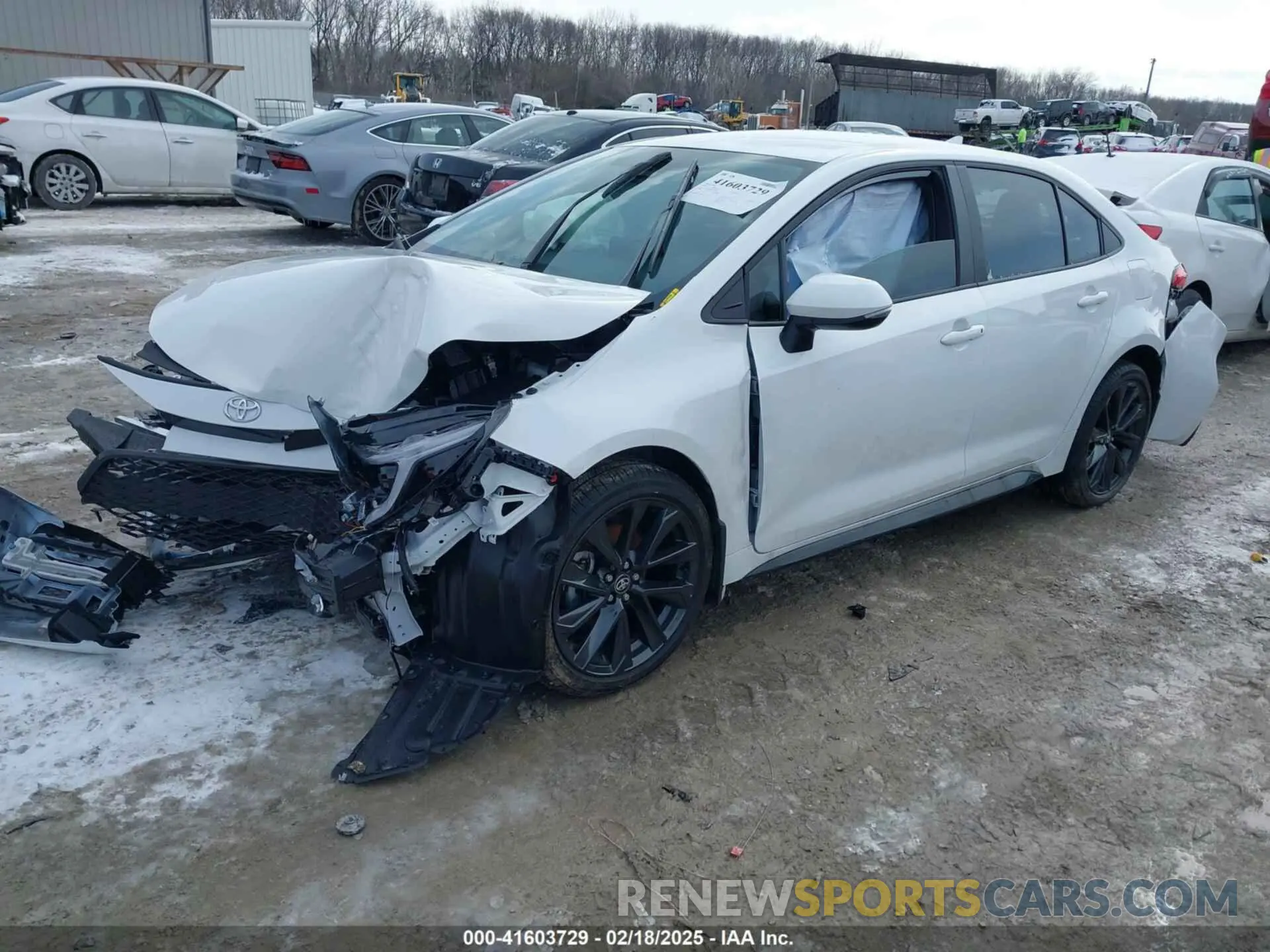 2 fotografías del automóvil dañado 5YFS4MCE3SP219989 TOYOTA COROLLA 2025