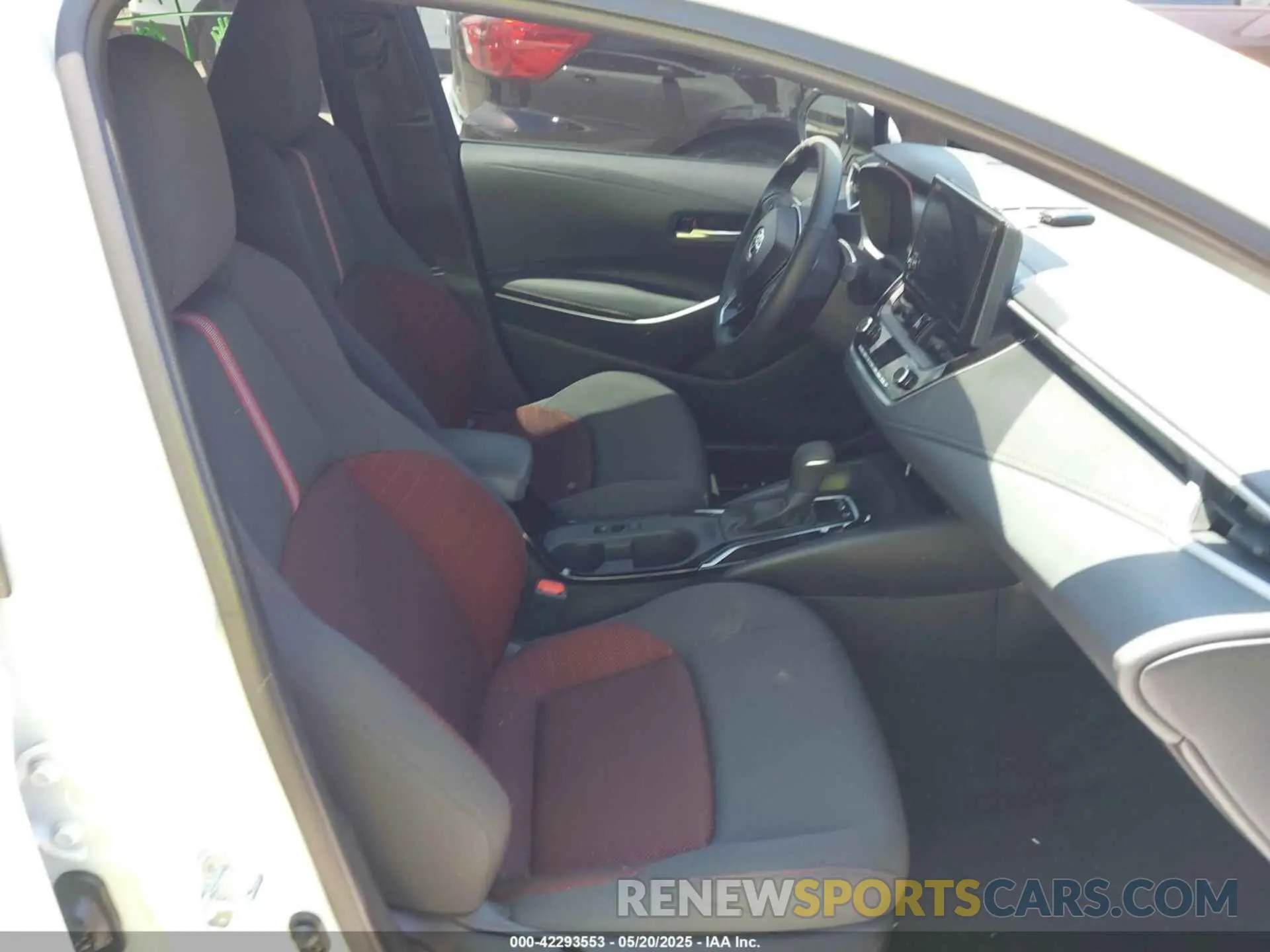 5 fotografías del automóvil dañado 5YFS4MCE3SP223699 TOYOTA COROLLA 2025