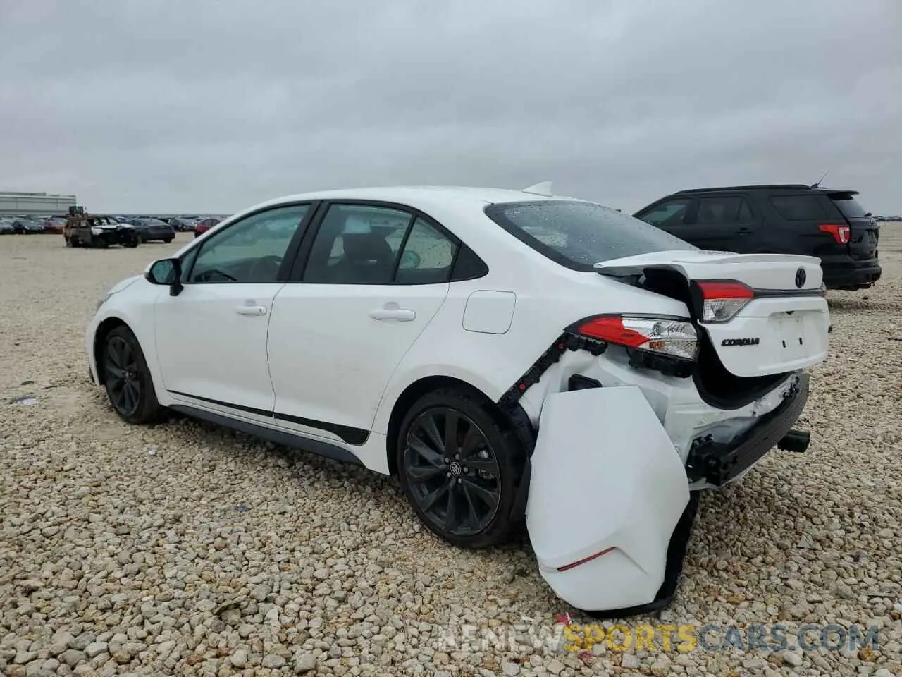 2 fotografías del automóvil dañado 5YFS4MCE3SP224349 TOYOTA COROLLA 2025