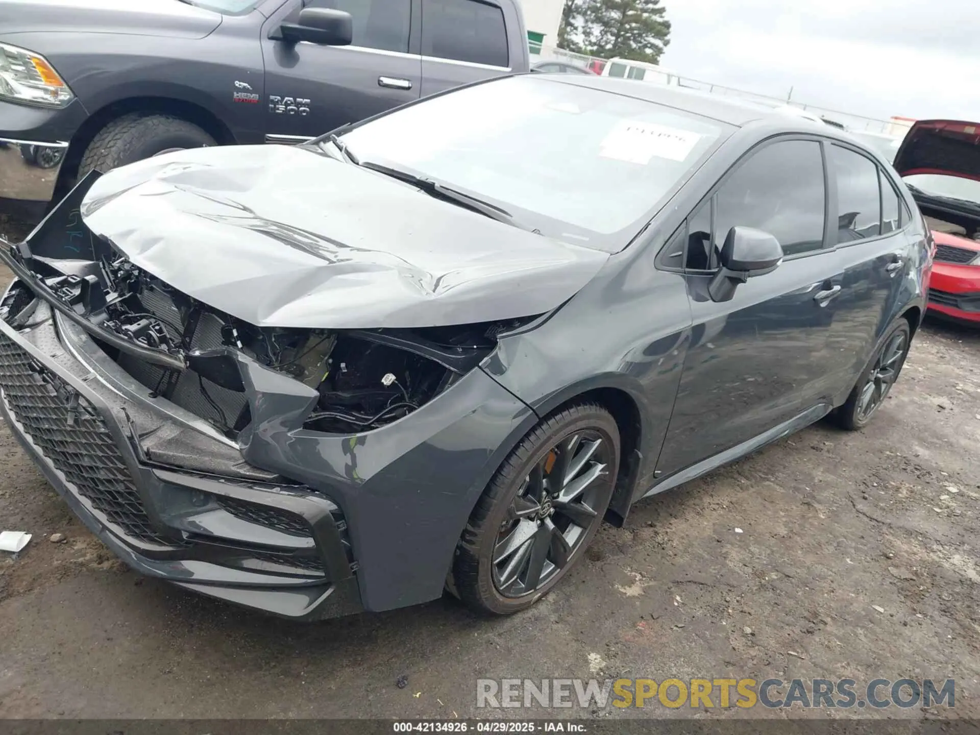 2 fotografías del automóvil dañado 5YFS4MCE3SP225968 TOYOTA COROLLA 2025