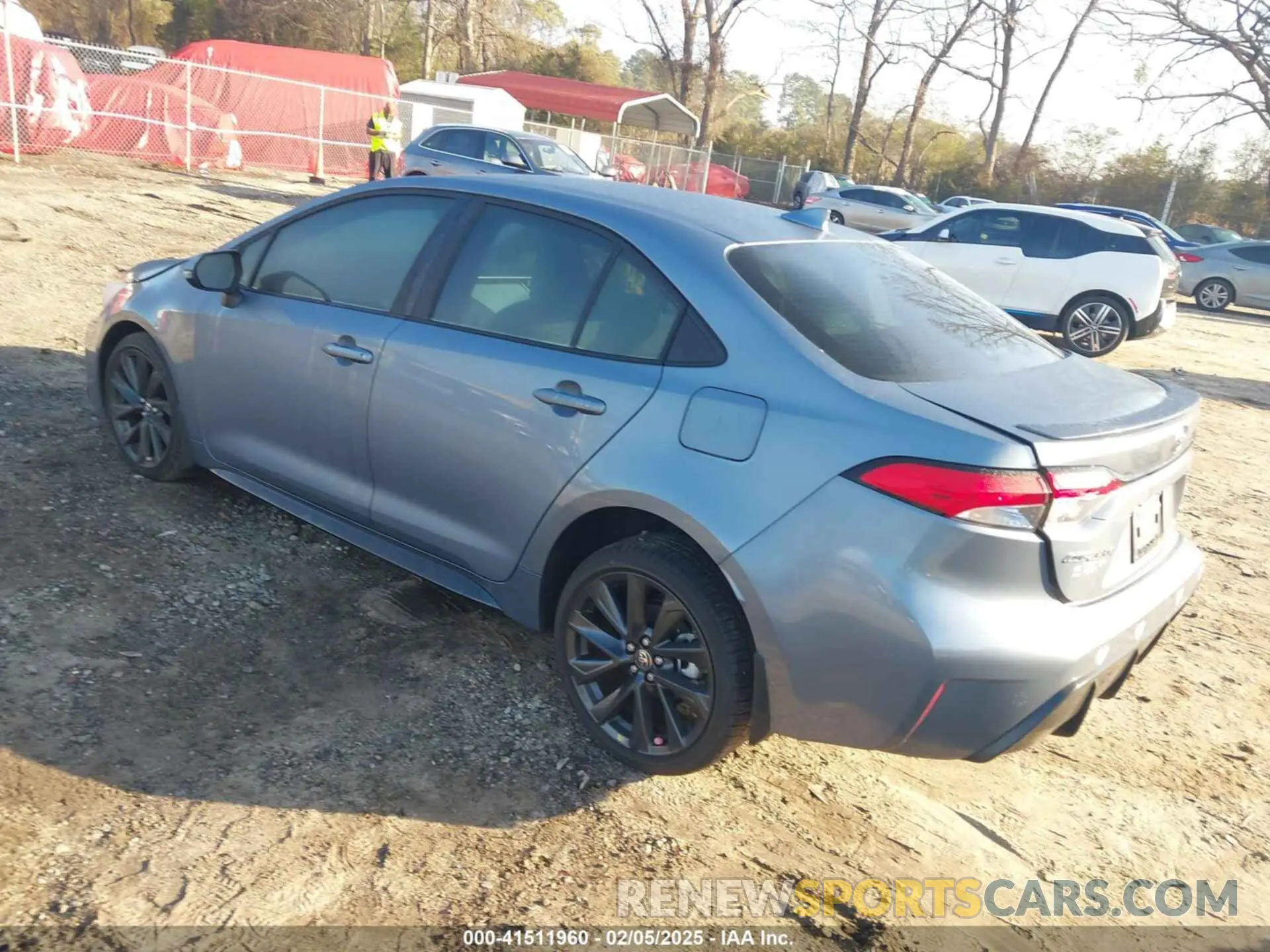 3 fotografías del automóvil dañado 5YFS4MCE8SP220829 TOYOTA COROLLA 2025